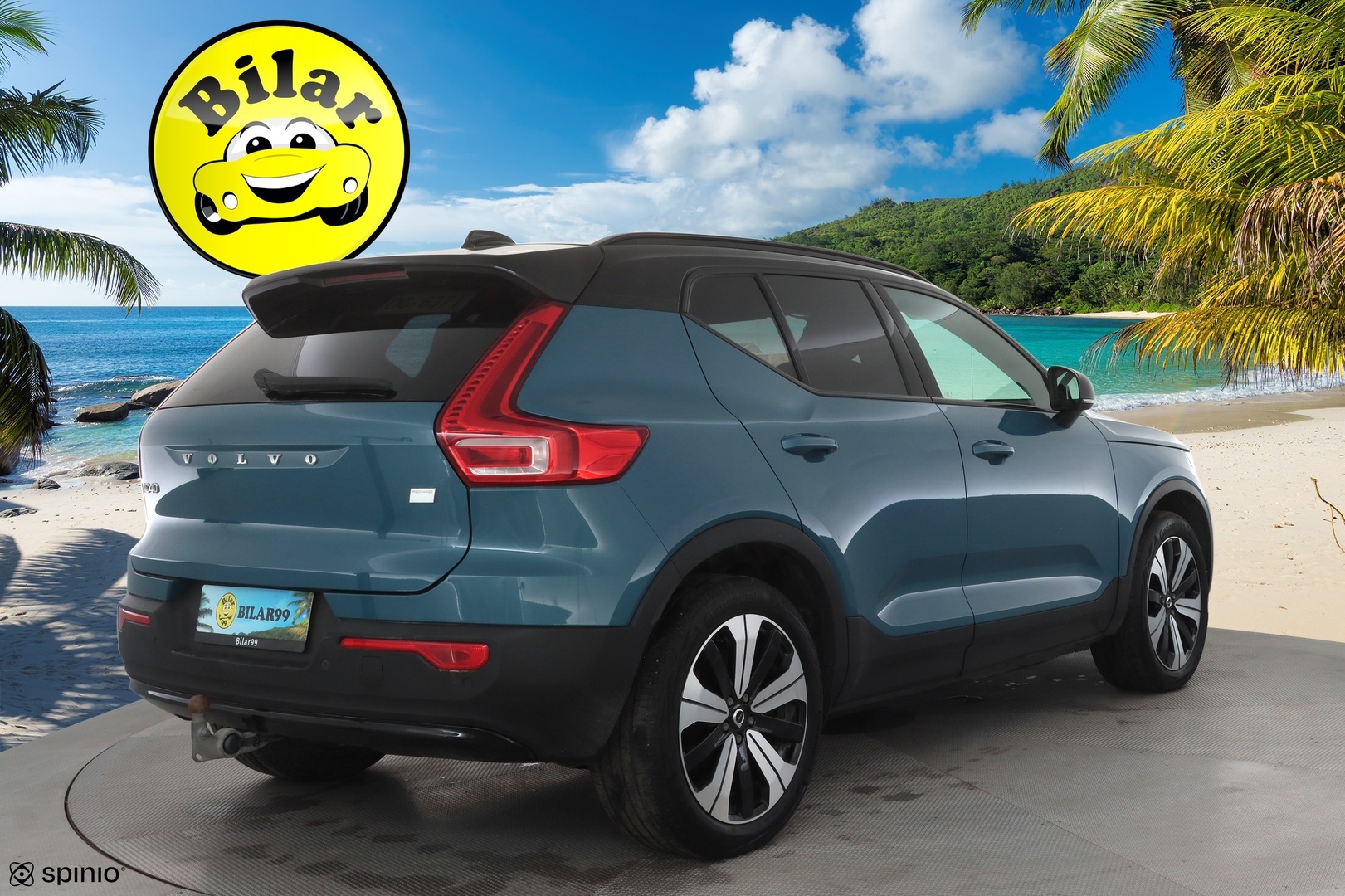 VOLVO XC40 2023