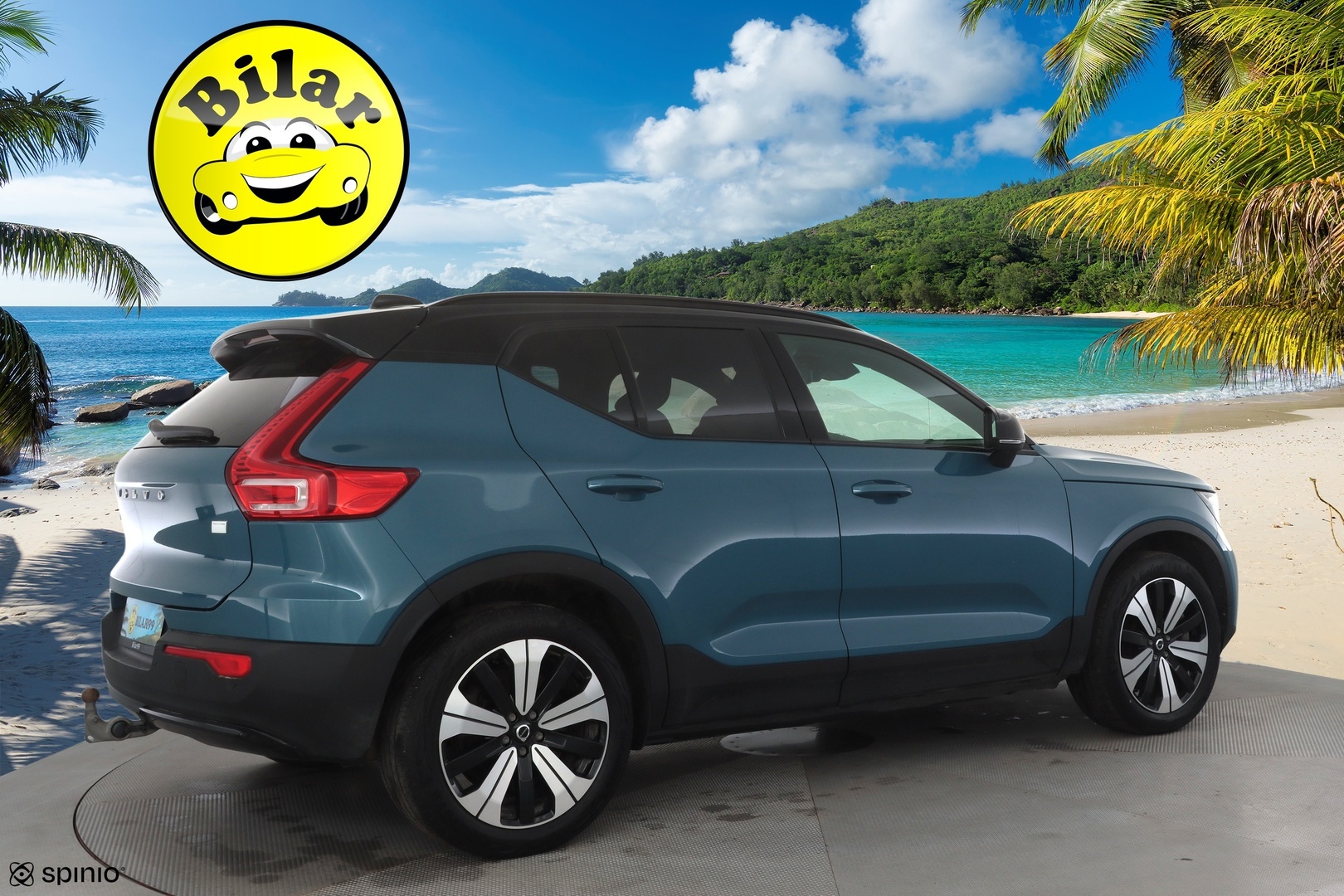 VOLVO XC40 2023