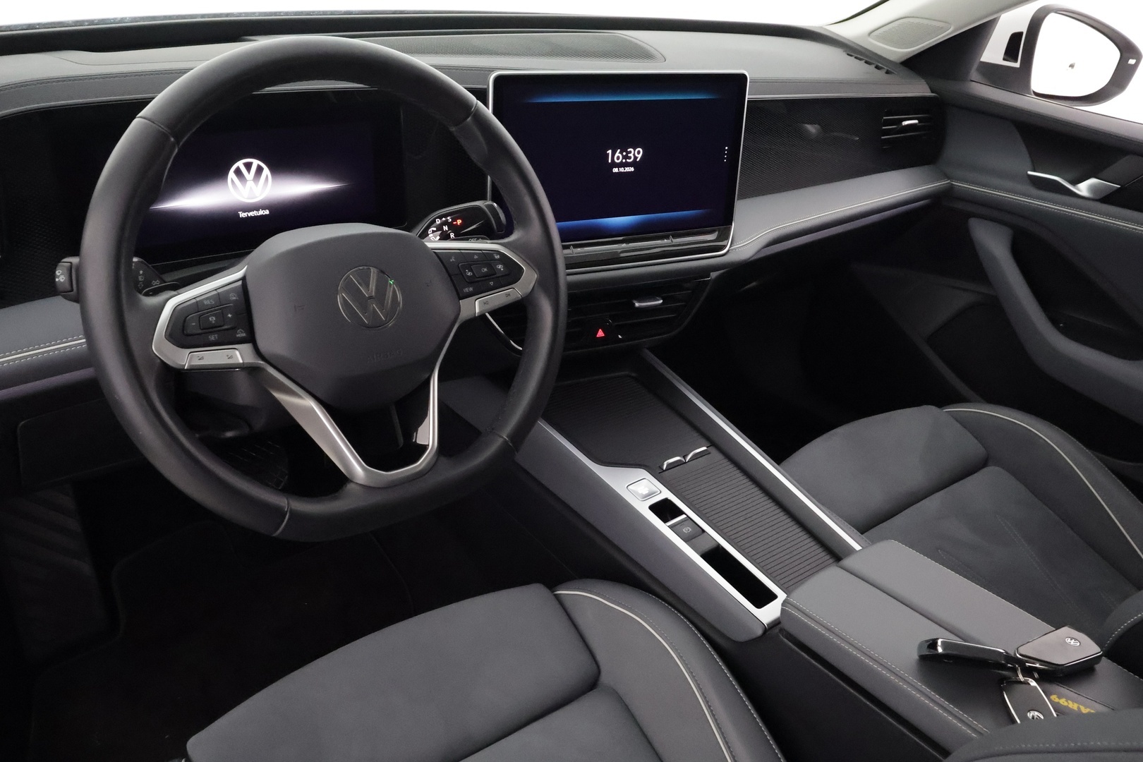 VOLKSWAGEN PASSAT 2024