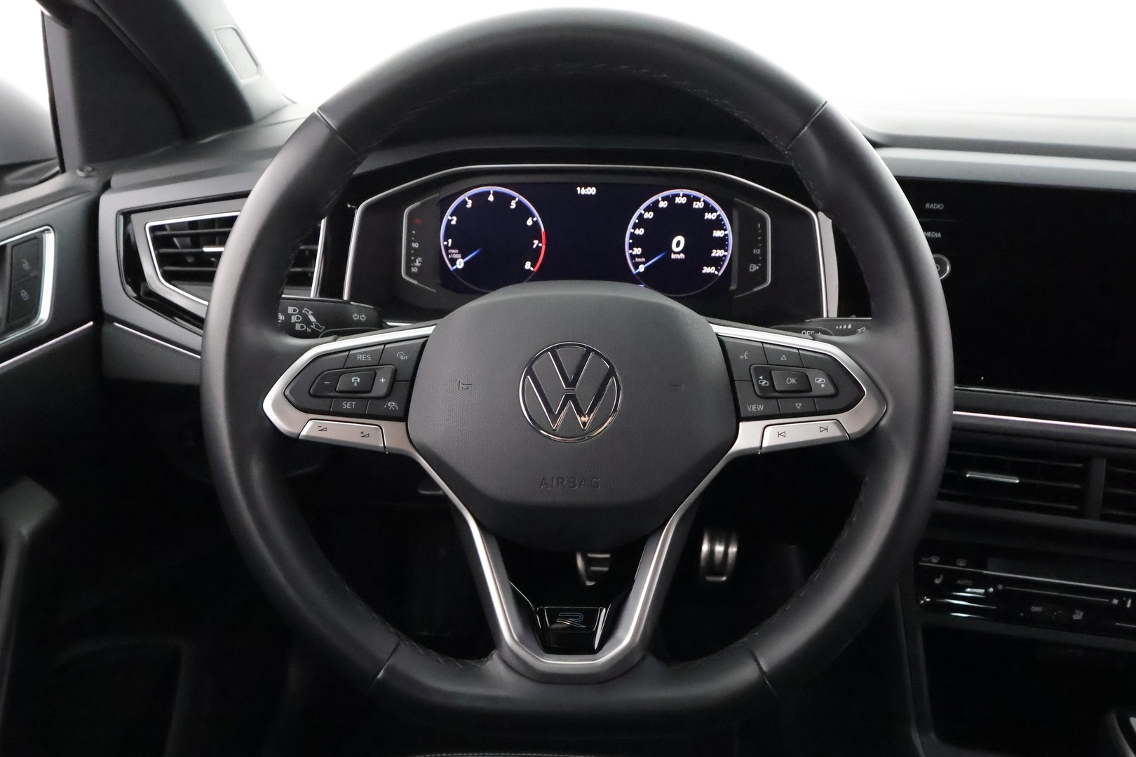 VOLKSWAGEN TAIGO 2024