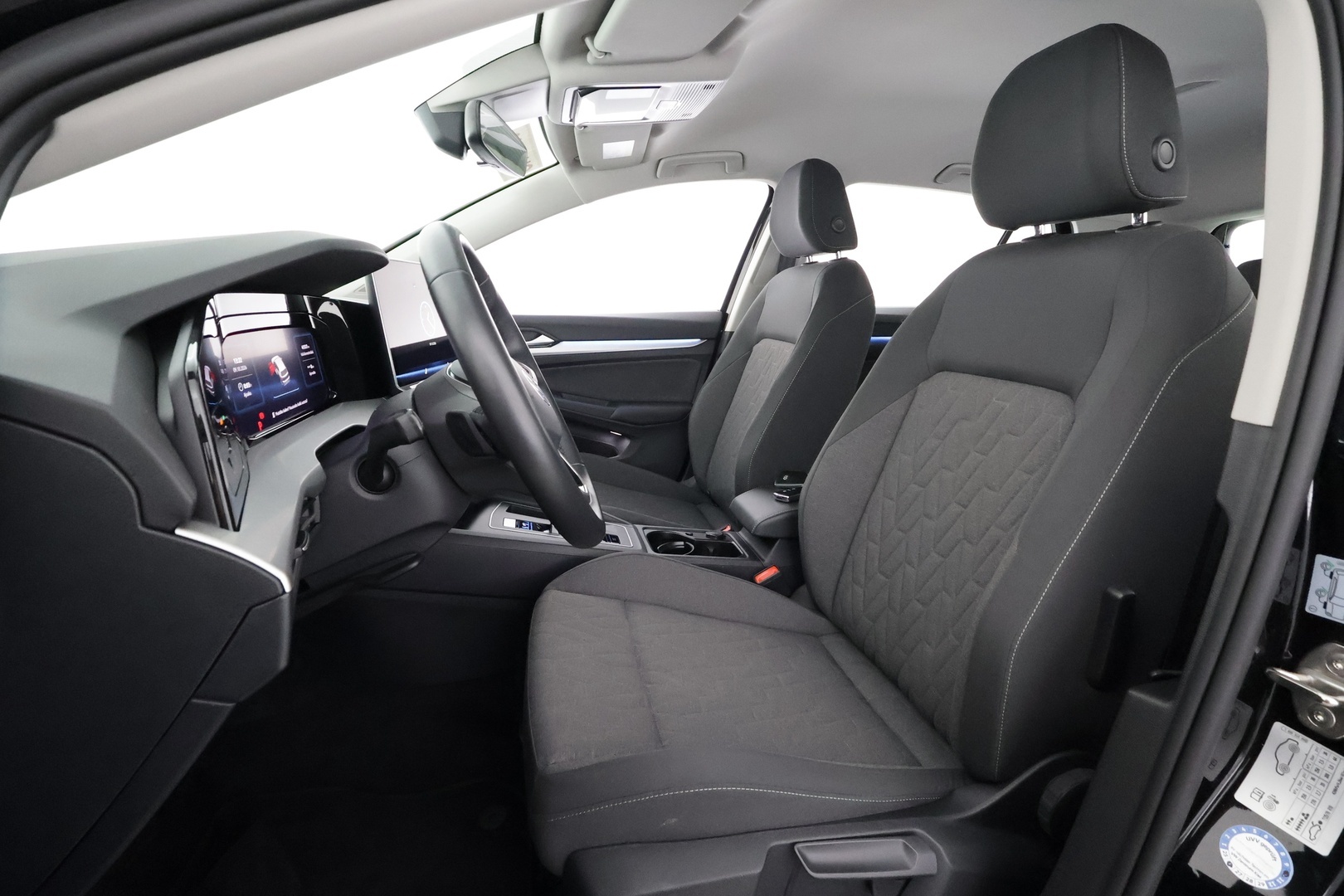 VOLKSWAGEN GOLF 2024