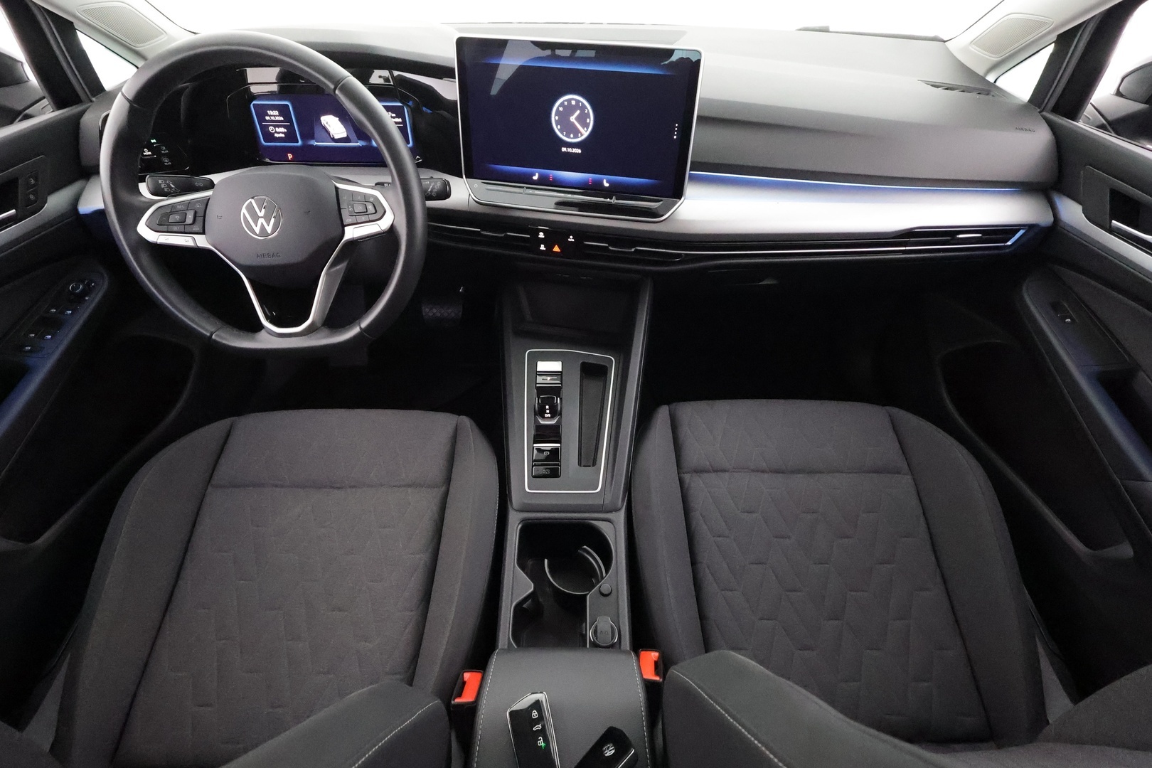 VOLKSWAGEN GOLF 2024