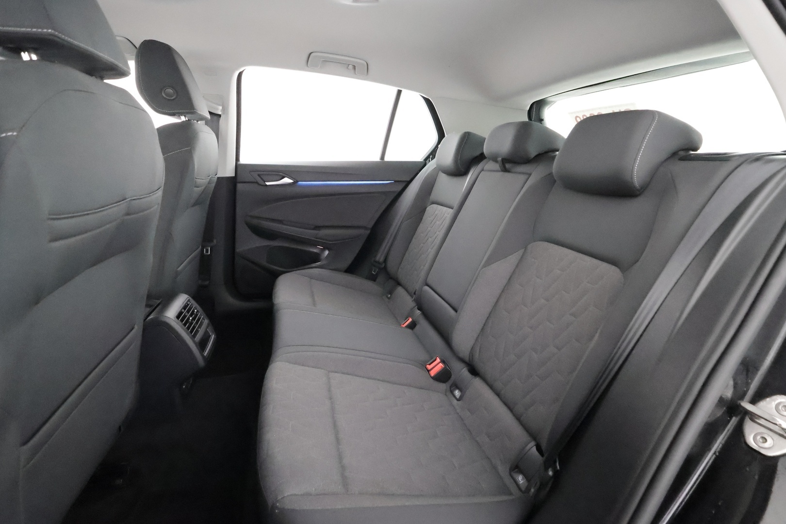 VOLKSWAGEN GOLF 2024
