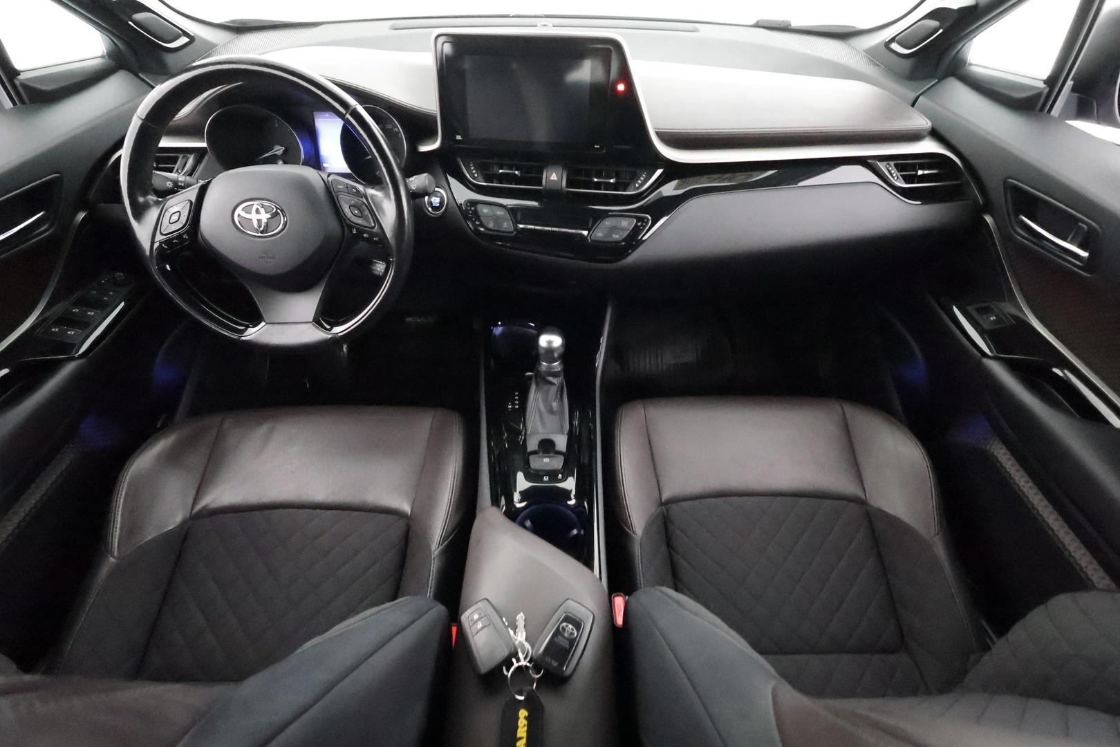 TOYOTA C-HR 2017
