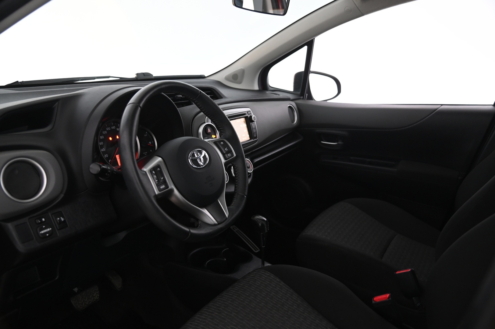 TOYOTA Yaris 2014