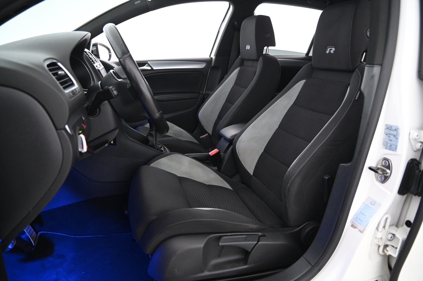 VOLKSWAGEN Golf 2012