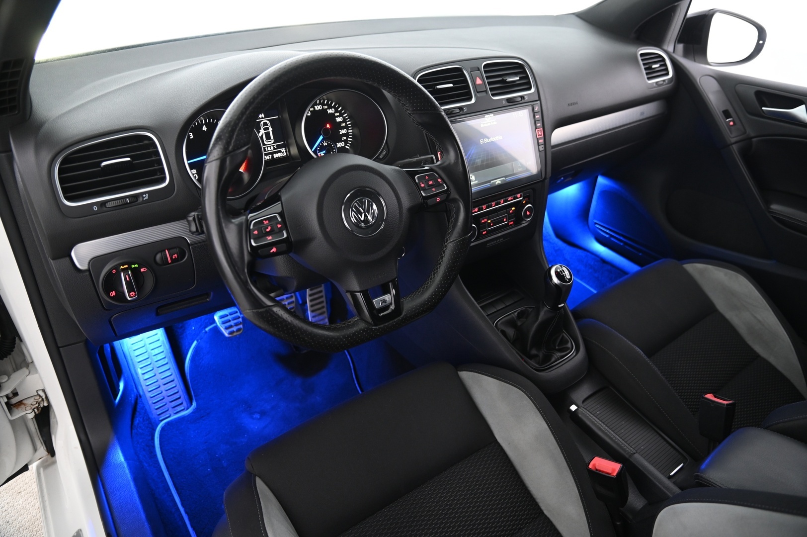 VOLKSWAGEN Golf 2012
