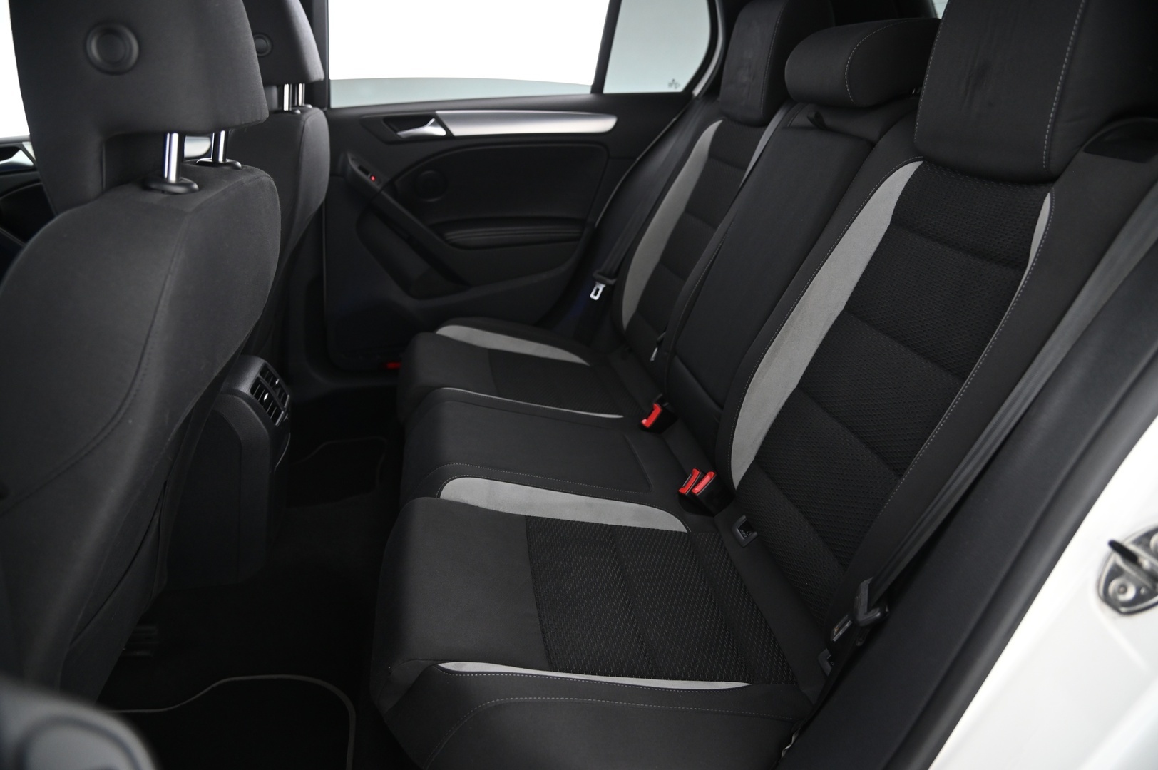 VOLKSWAGEN Golf 2012