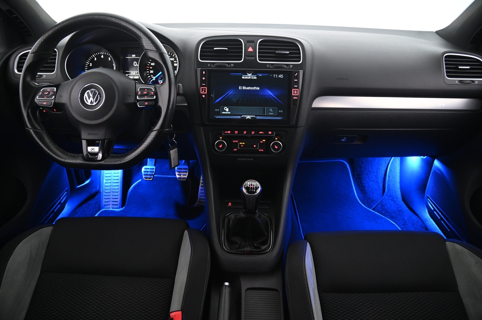 VOLKSWAGEN Golf 2012
