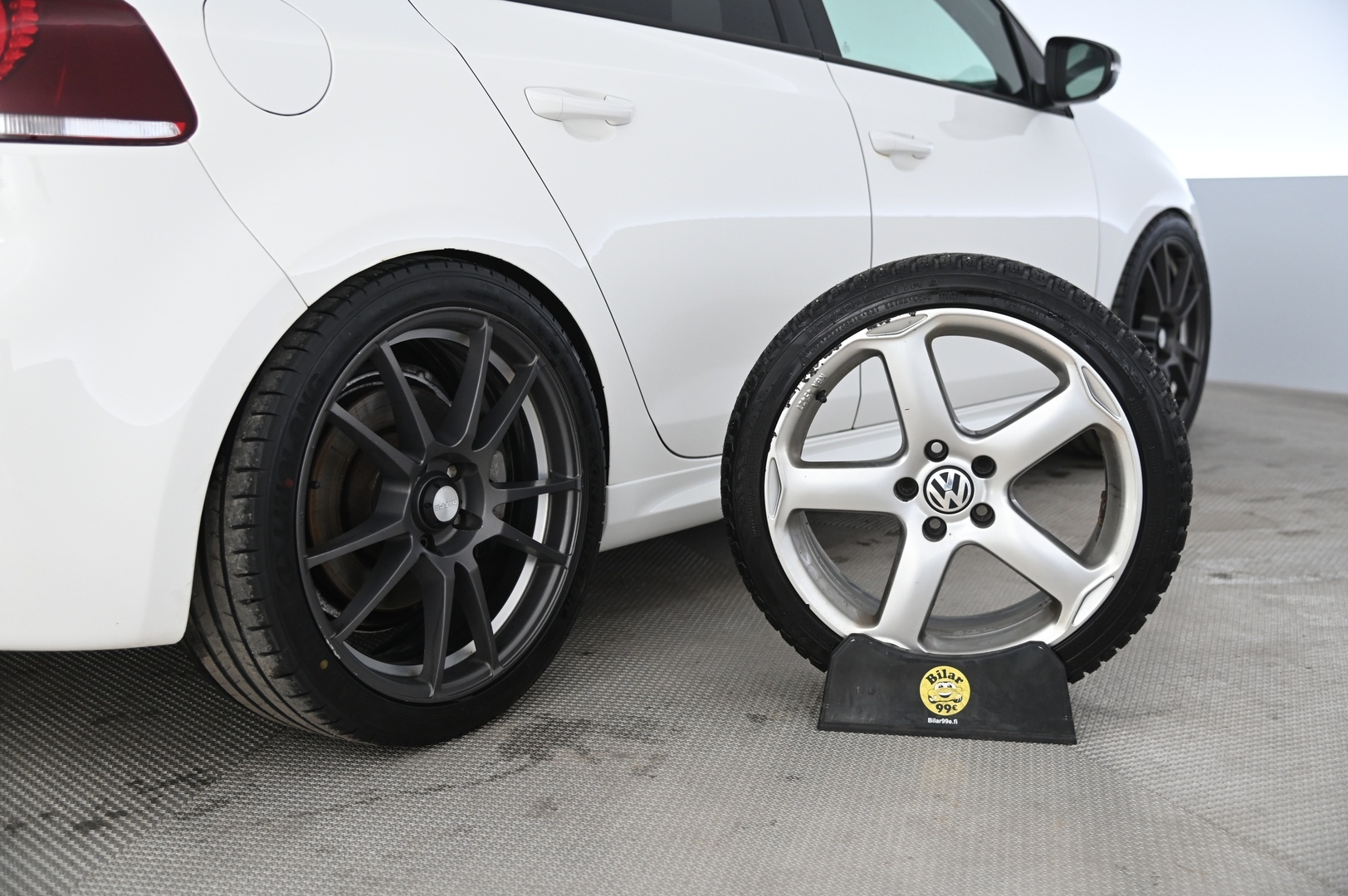 VOLKSWAGEN Golf 2012