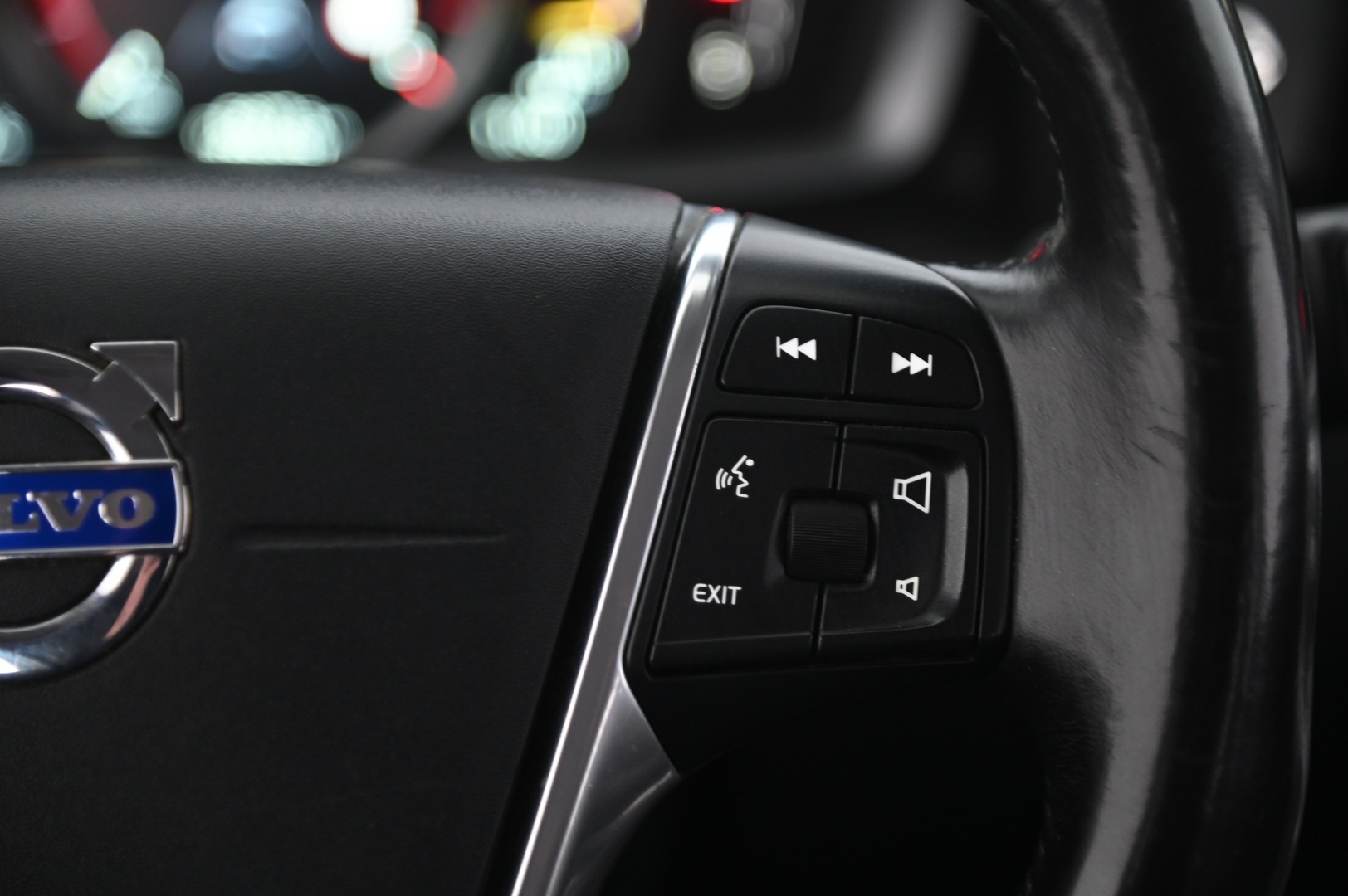 VOLVO V70 2015