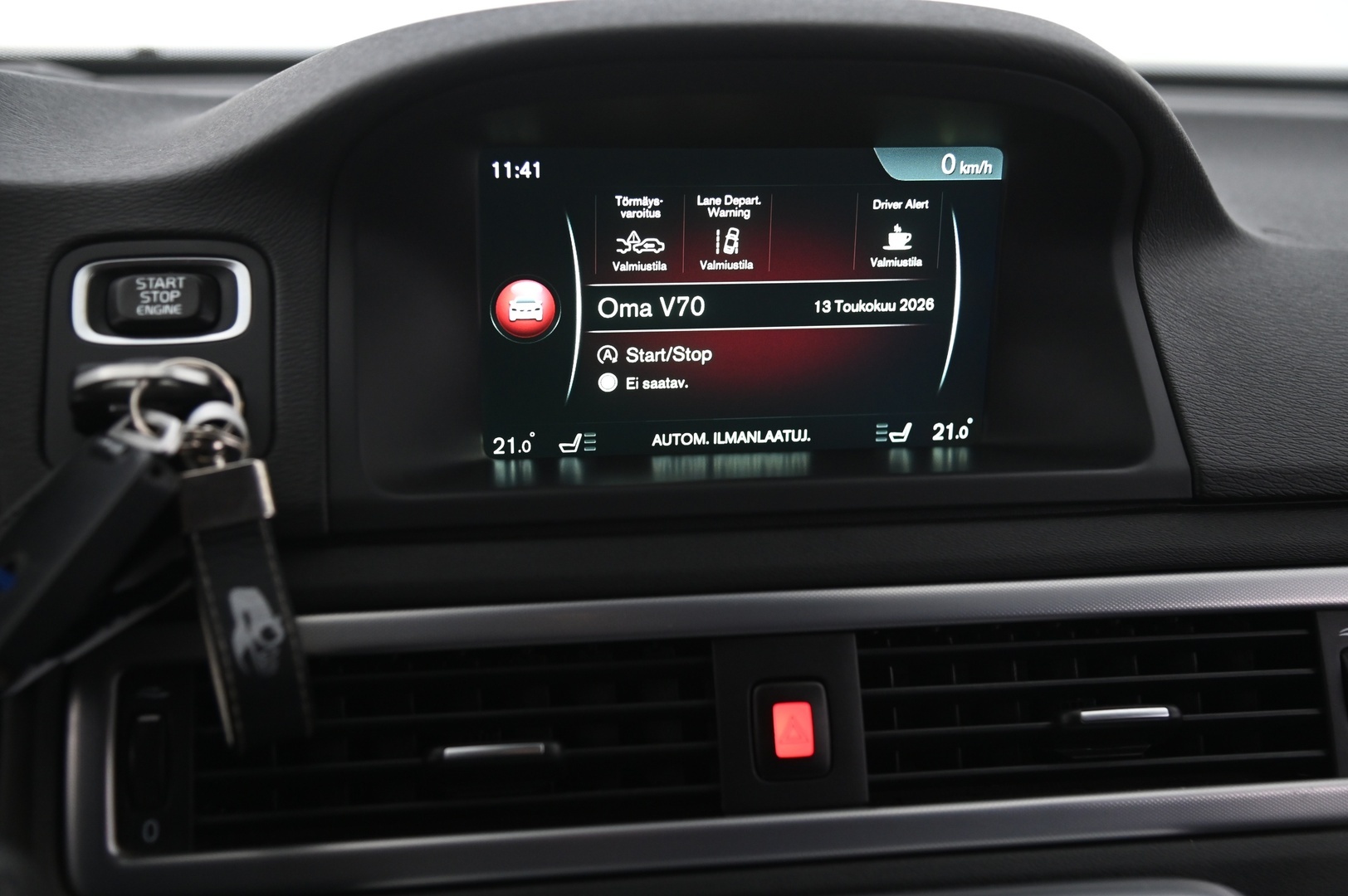 VOLVO V70 2015