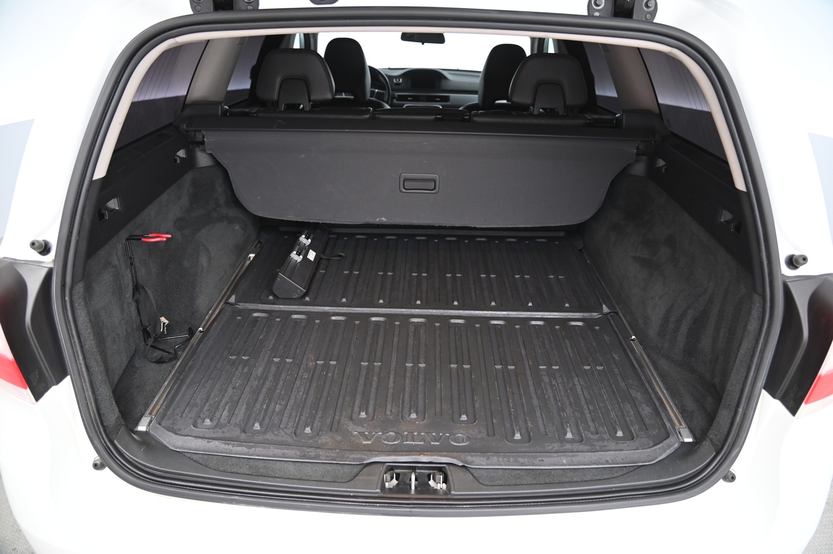 VOLVO V70 2015