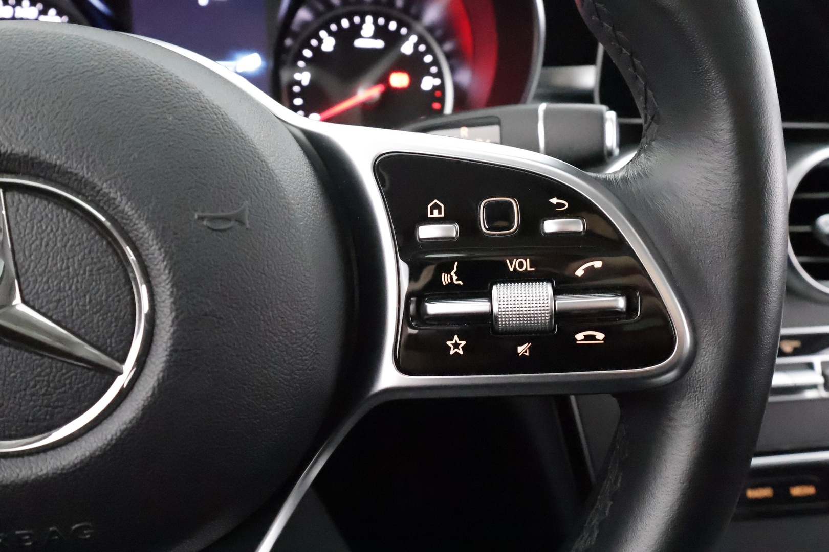 MERCEDES-BENZ C 2019