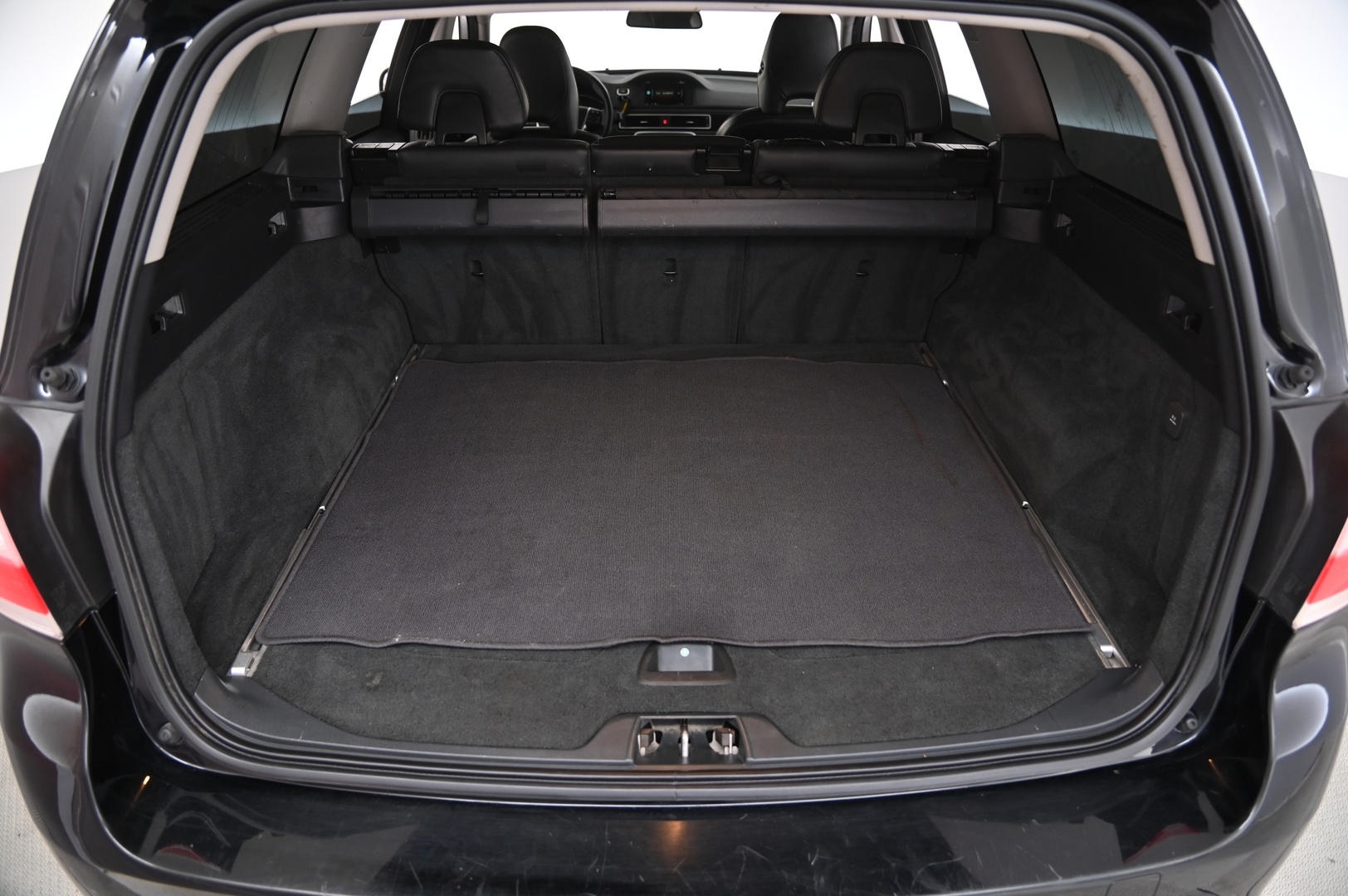 VOLVO V70 2016