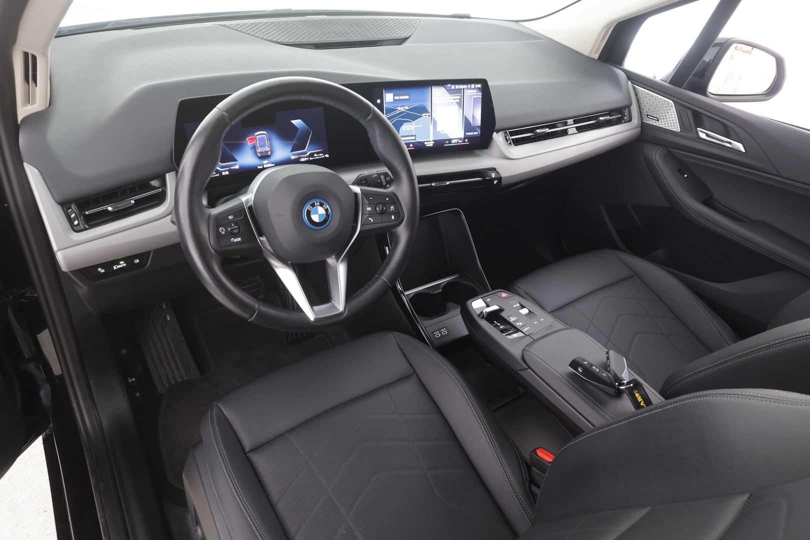 BMW 225 2023