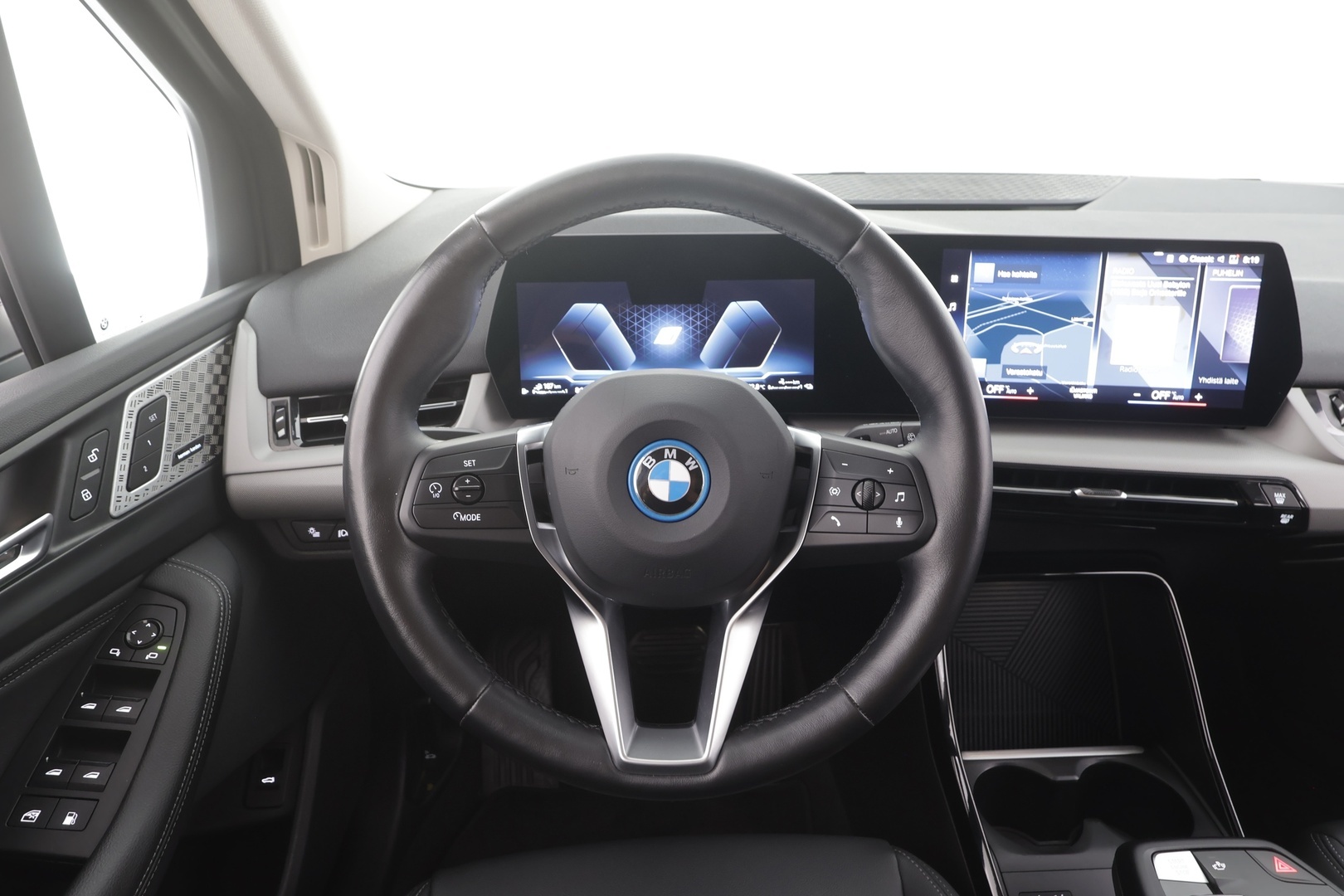 BMW 225 2023