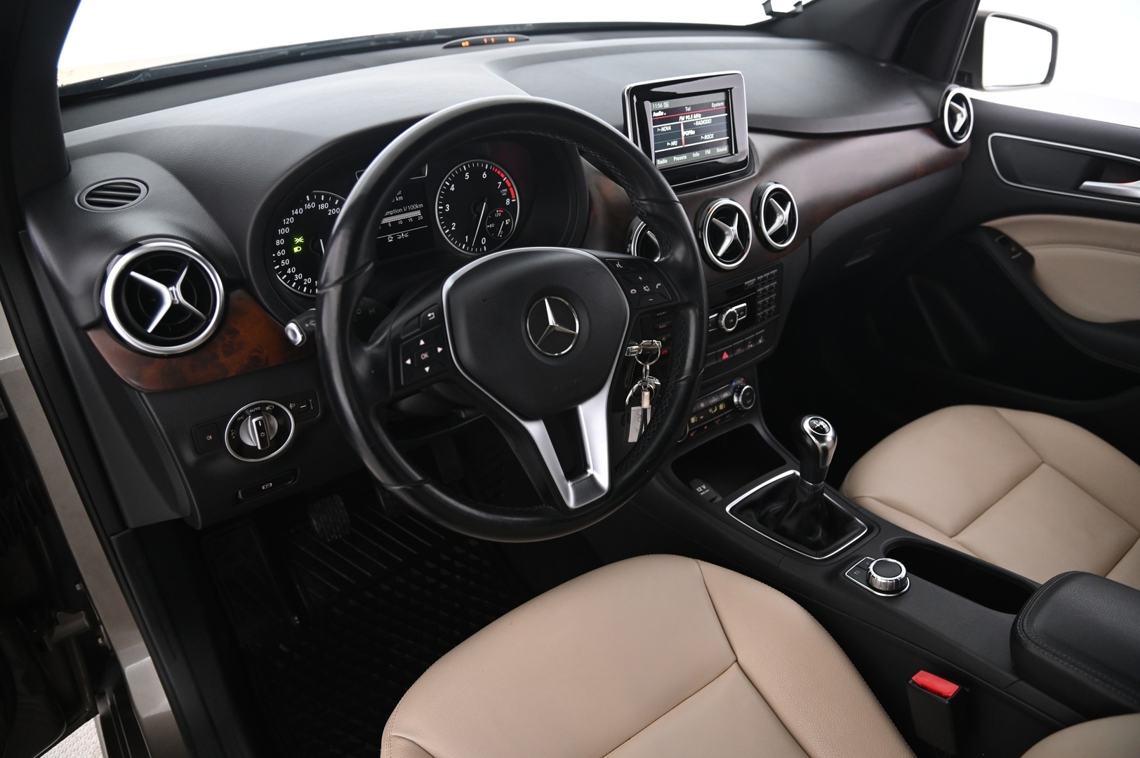 MERCEDES-BENZ B 2013