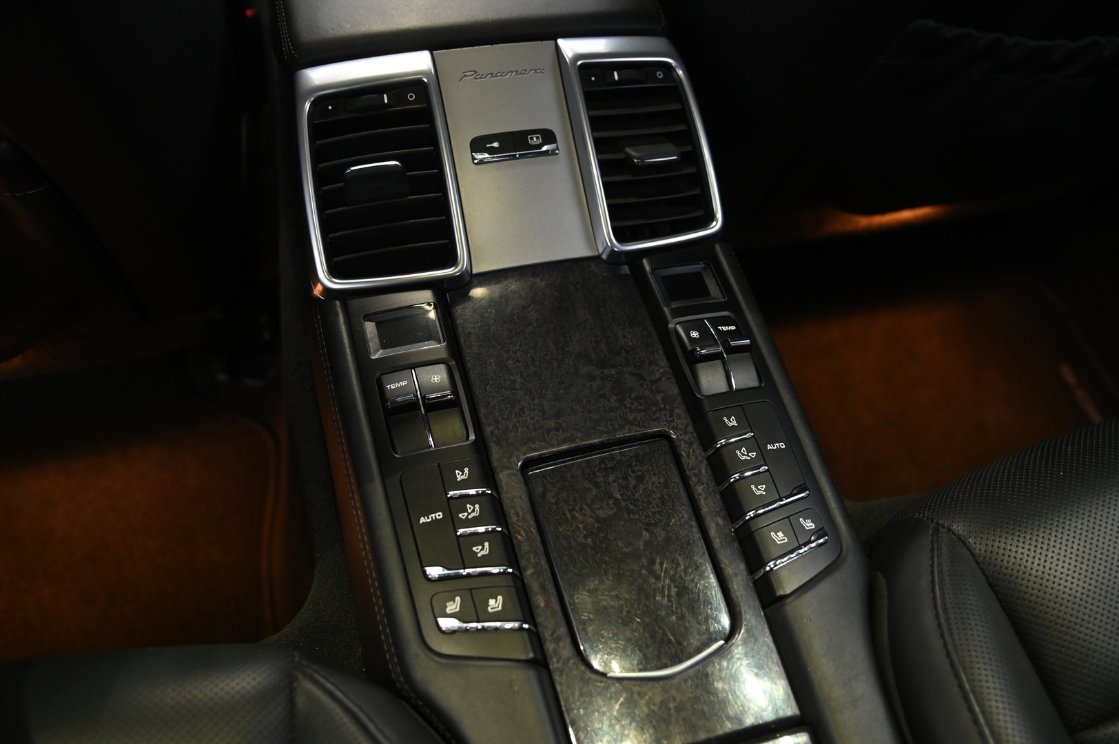 PORSCHE Panamera 2010