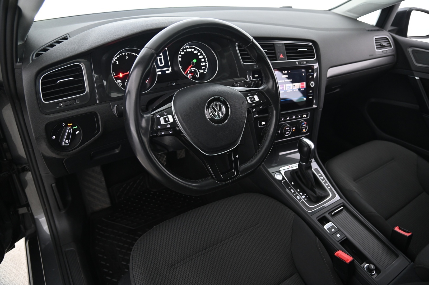 VOLKSWAGEN Golf 2018