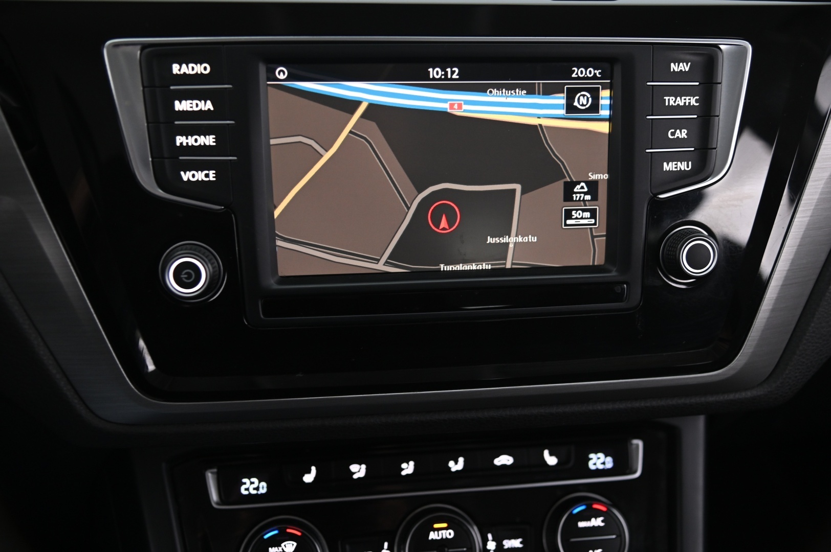 VOLKSWAGEN Touran 2016