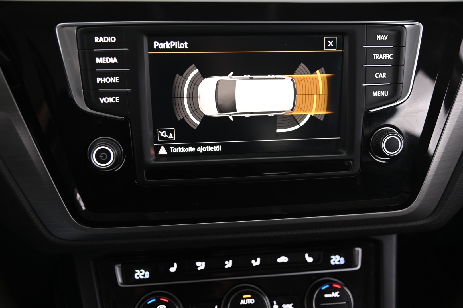 VOLKSWAGEN Touran 2016