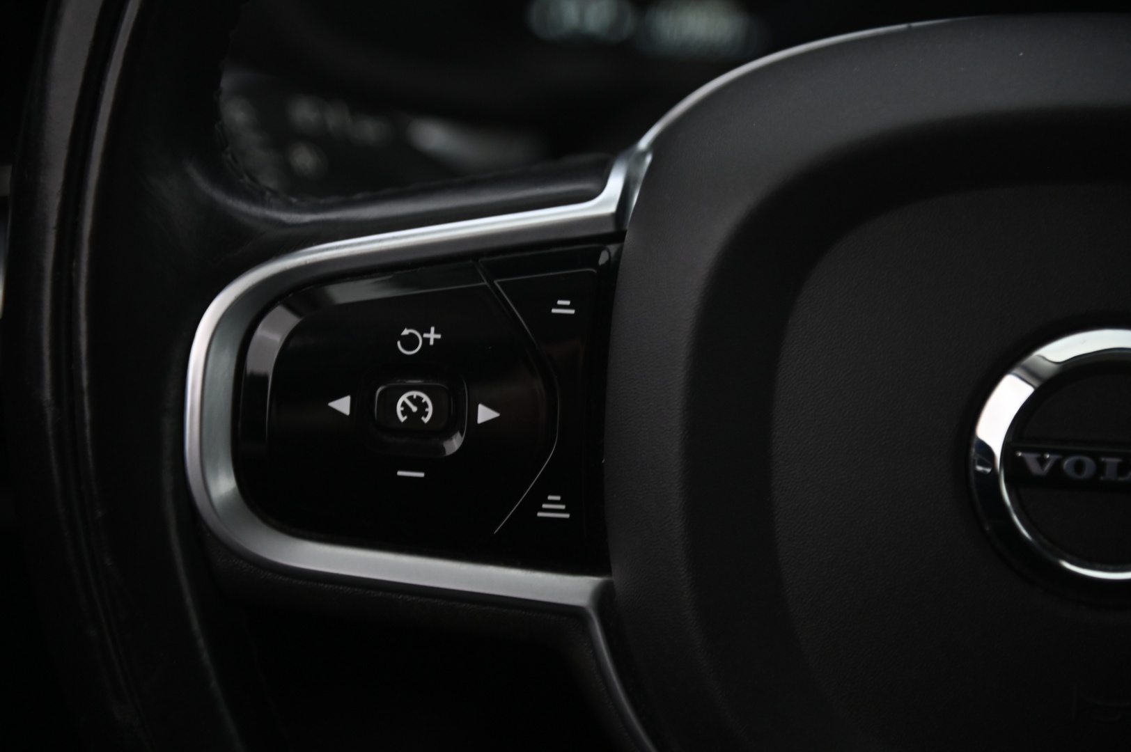 VOLVO V60 2020