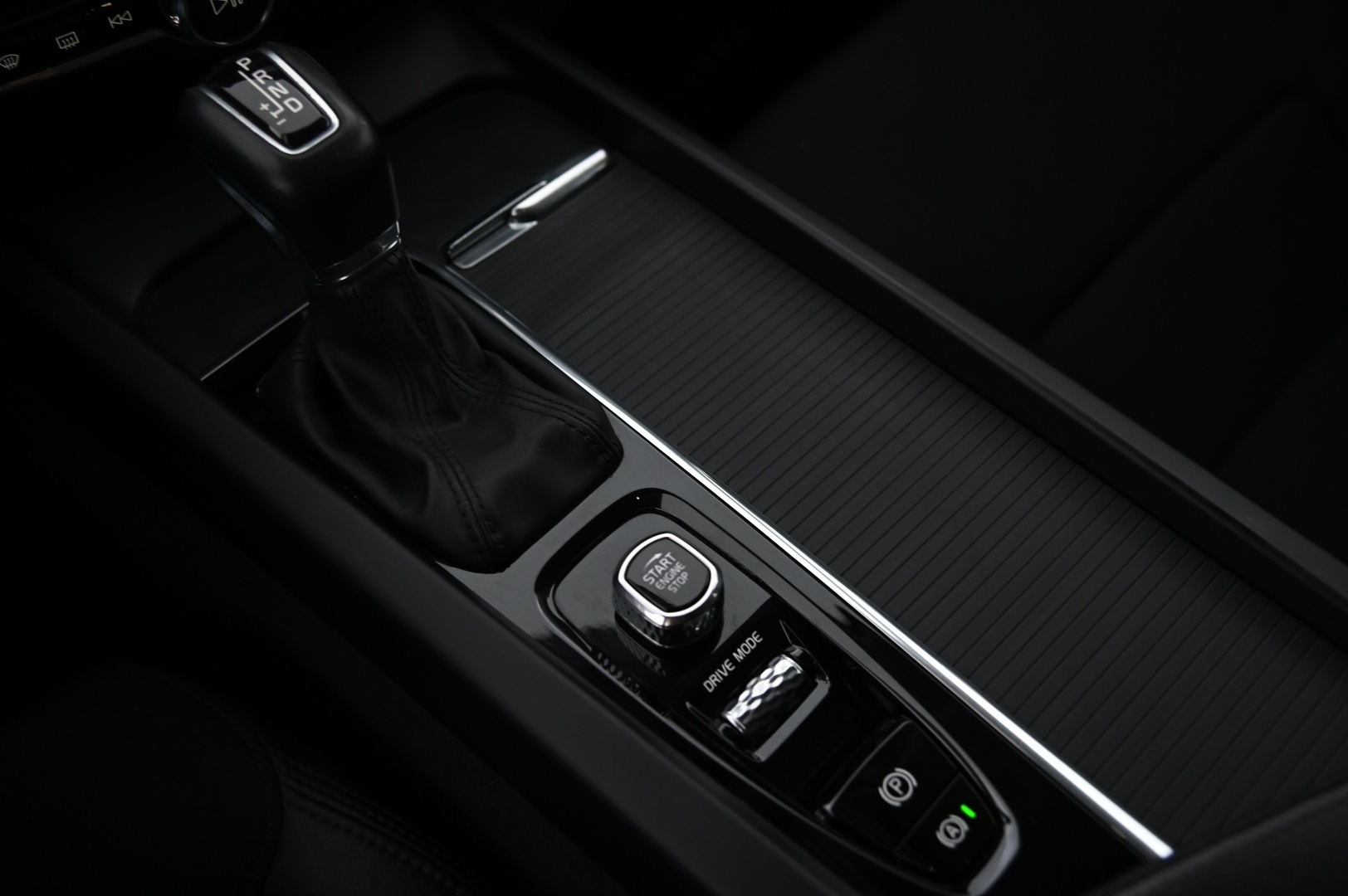 VOLVO V60 2020