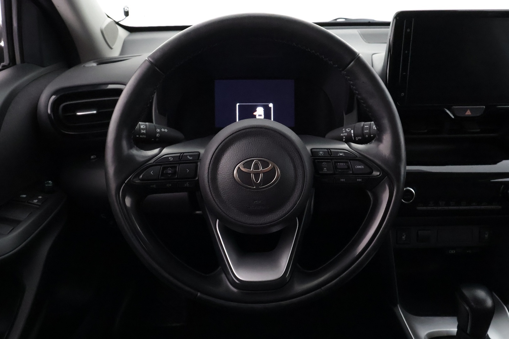 TOYOTA Yaris Cross 2024