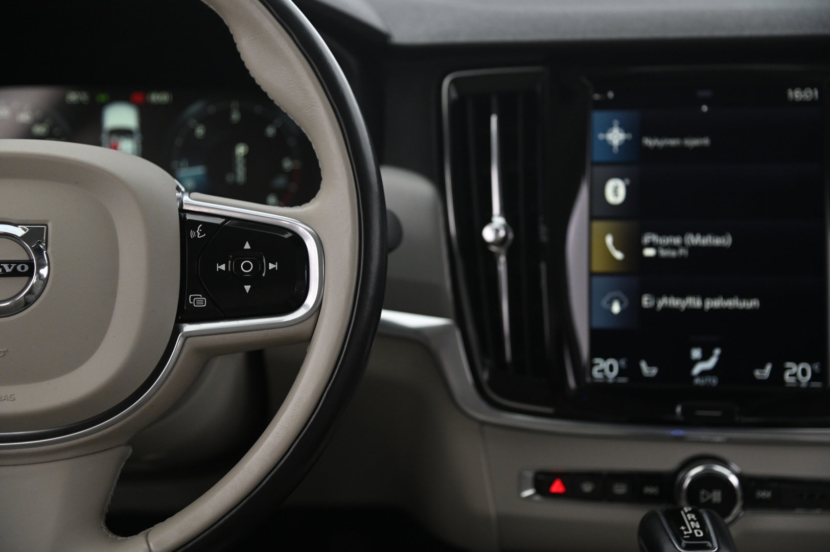VOLVO S90 2017