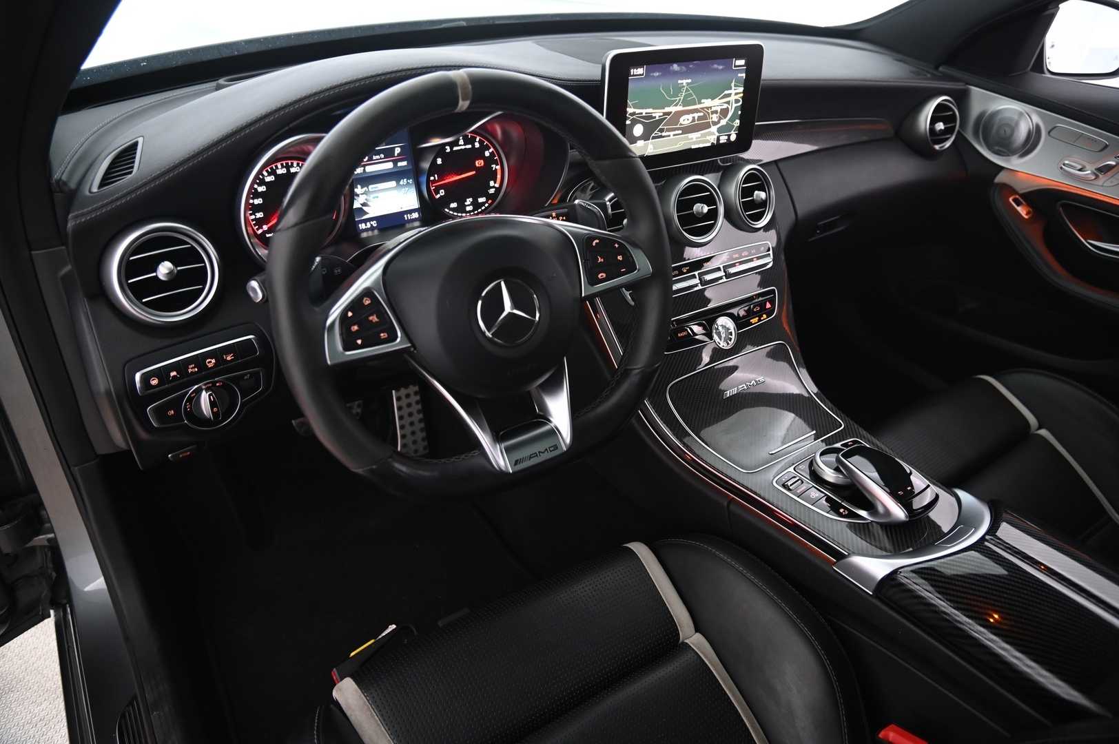 MERCEDES-BENZ C 63 AMG 2016