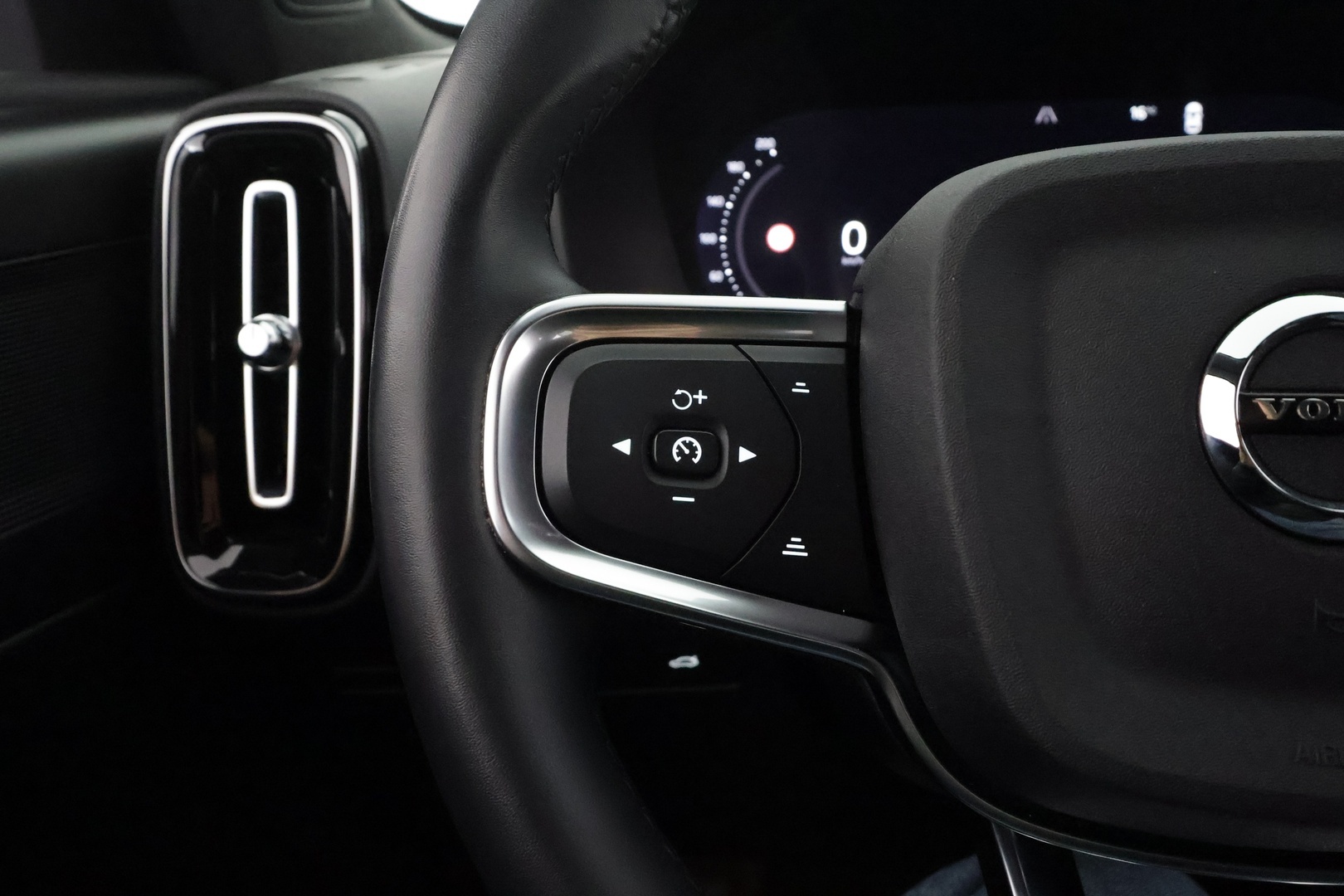 VOLVO XC40 2022