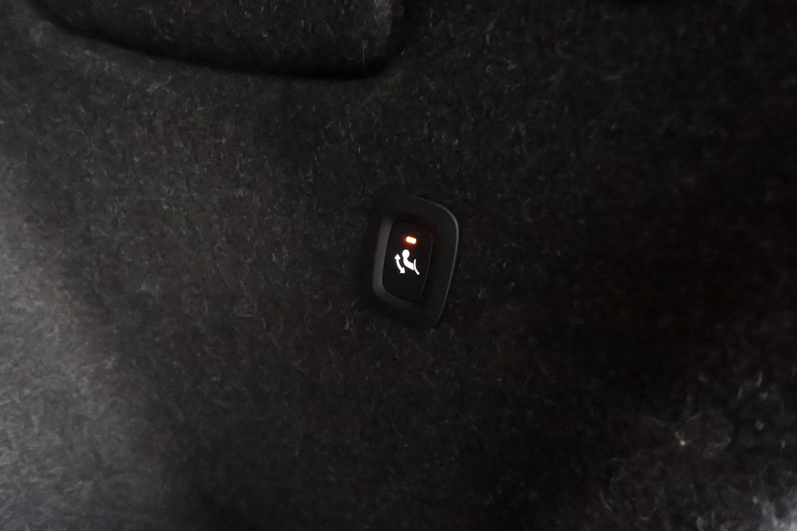 VOLVO XC40 2022
