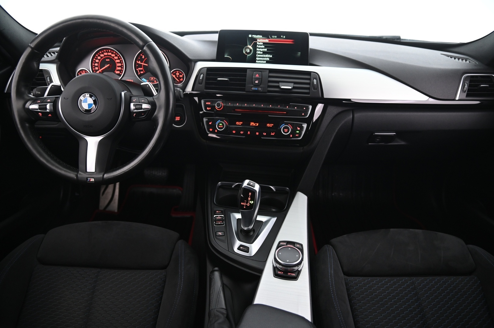 BMW 330 2016