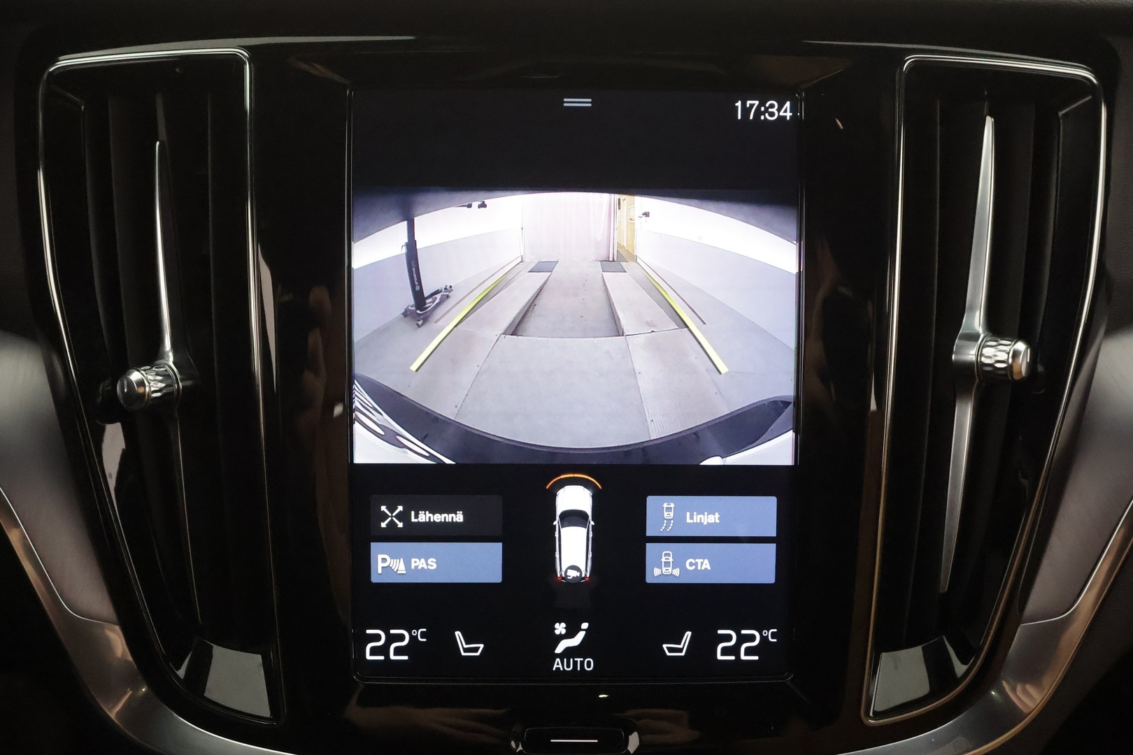 VOLVO V60 2020