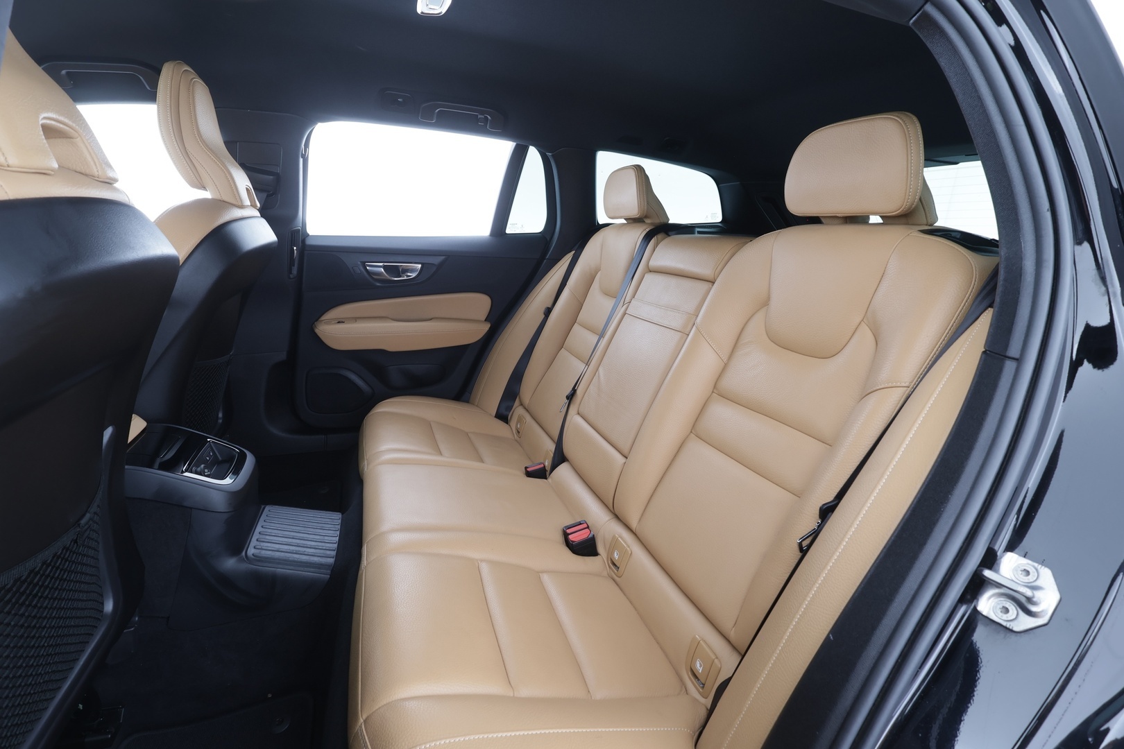 VOLVO V60 2020