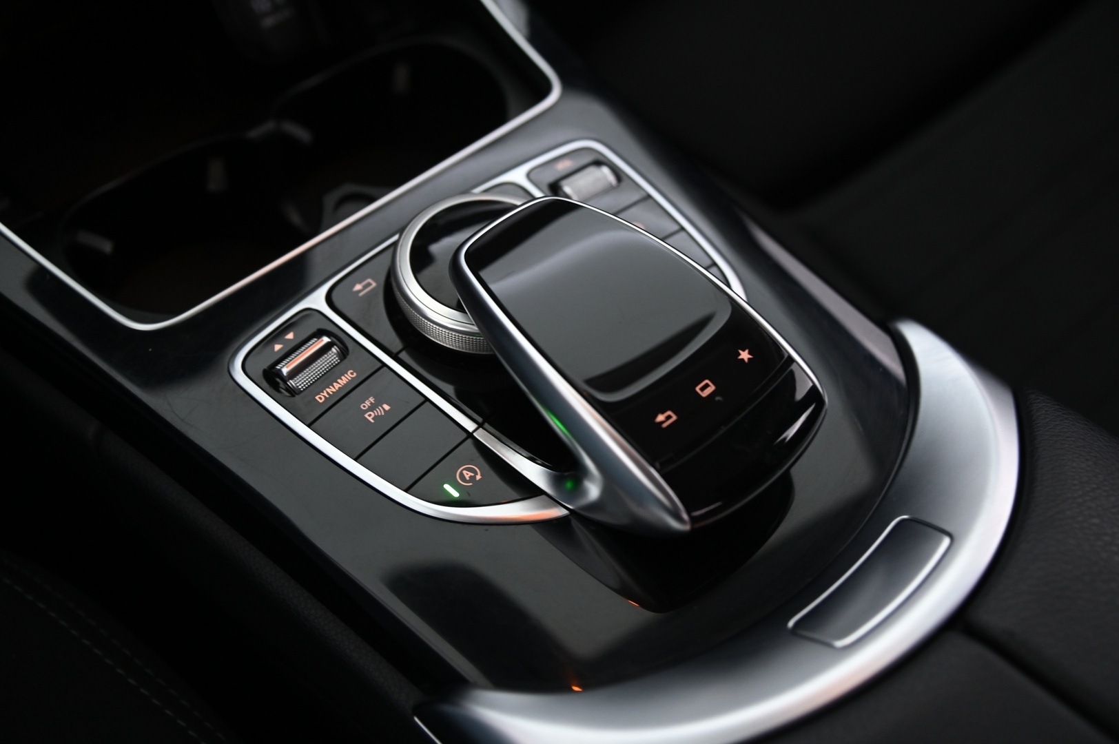 MERCEDES-BENZ C 2016