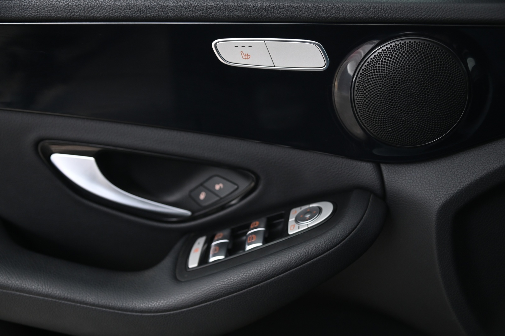 MERCEDES-BENZ C 2016