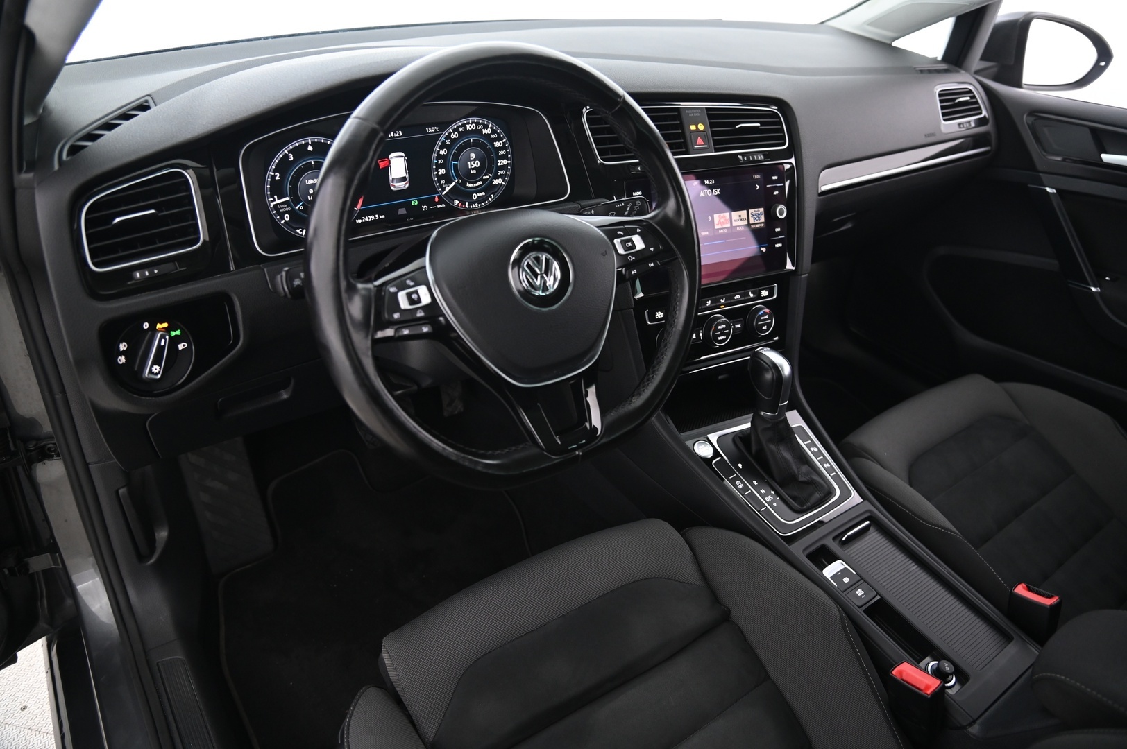 VOLKSWAGEN Golf 2017