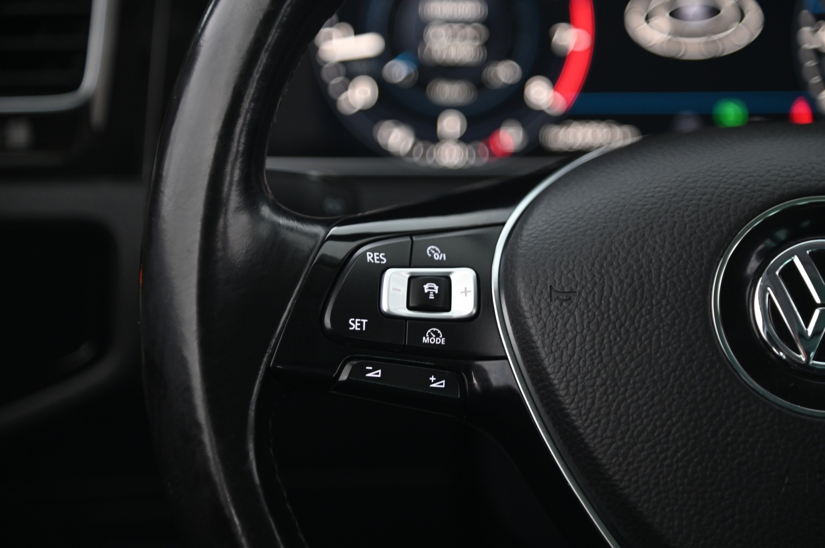 VOLKSWAGEN Golf 2017