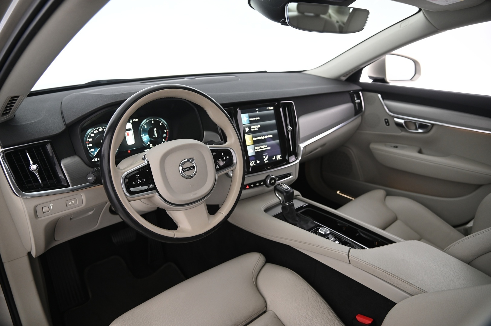 VOLVO S90 2017
