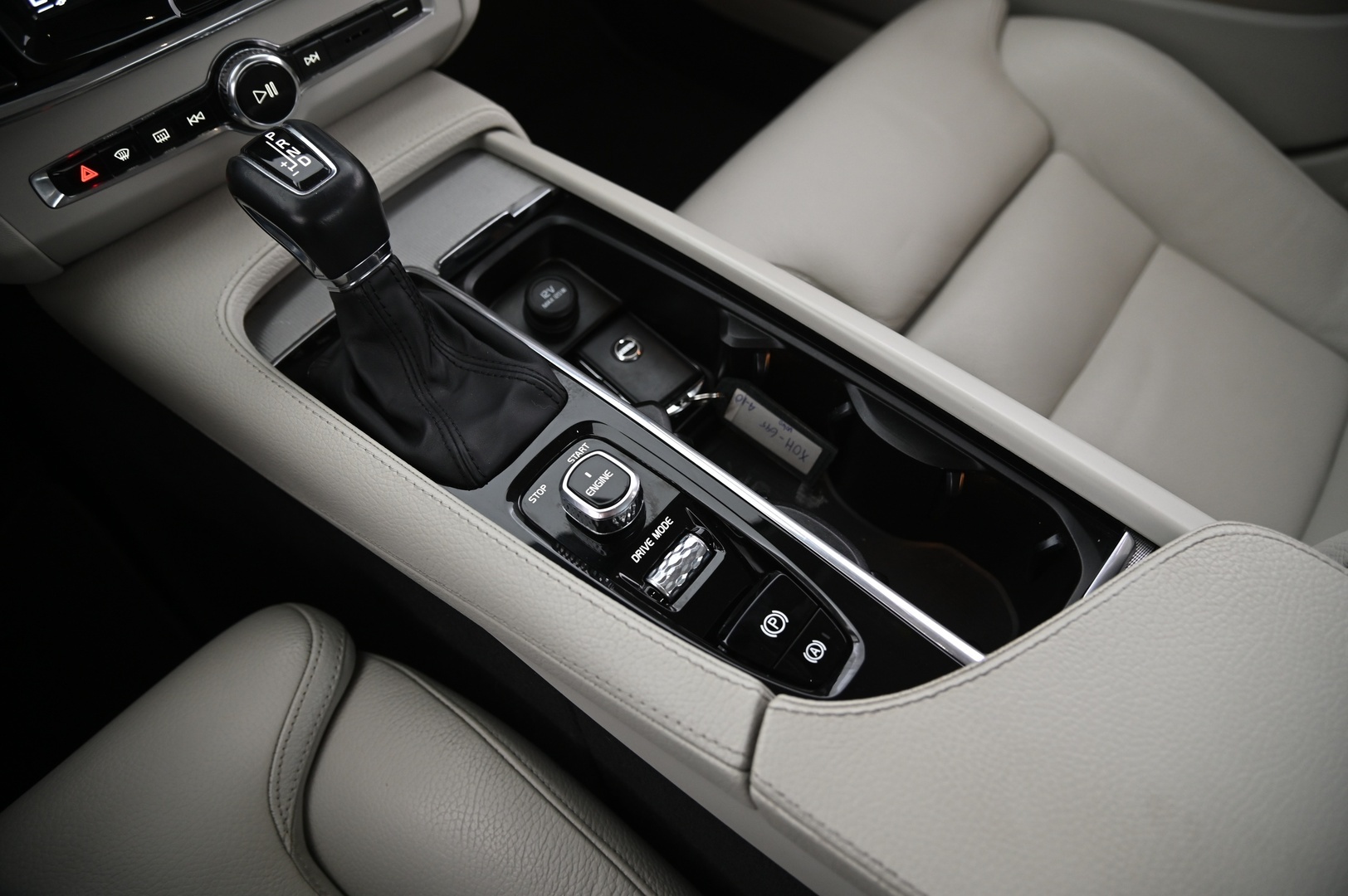 VOLVO S90 2017