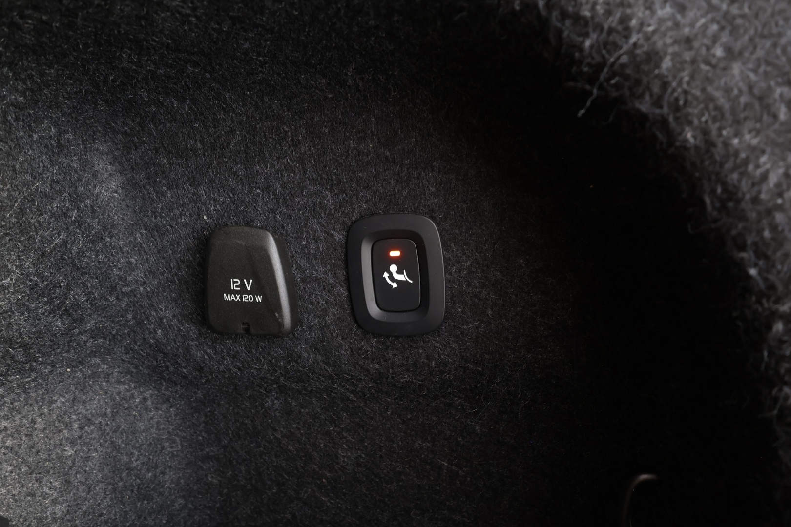 VOLVO S60 2023