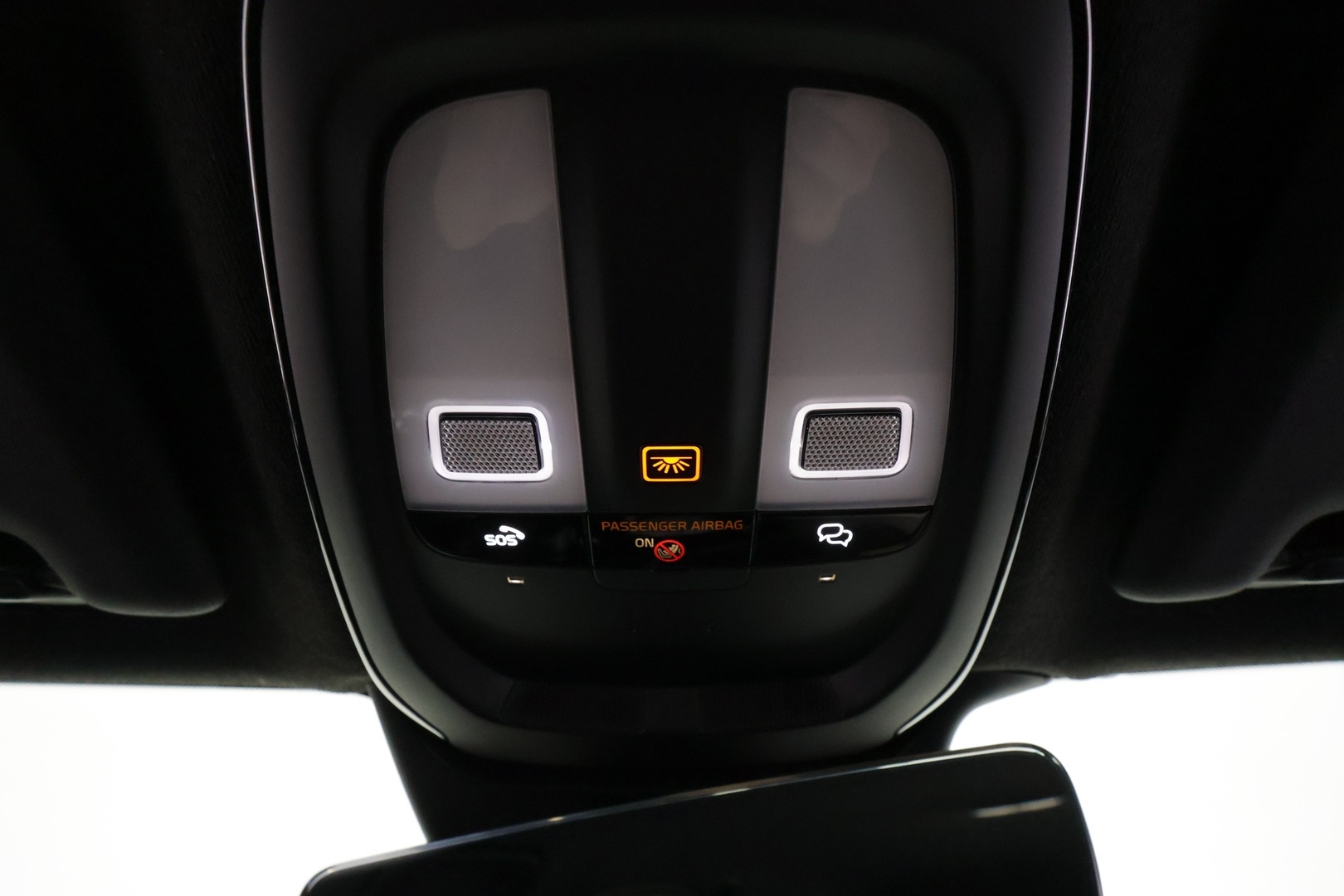 VOLVO XC40 2024