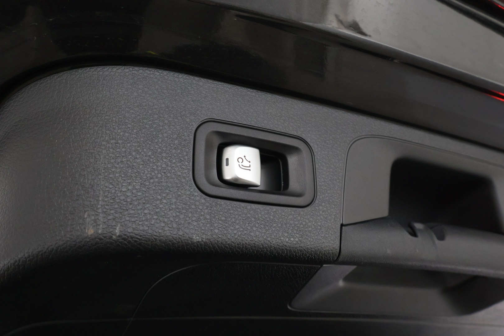 MERCEDES-BENZ EQC 2023