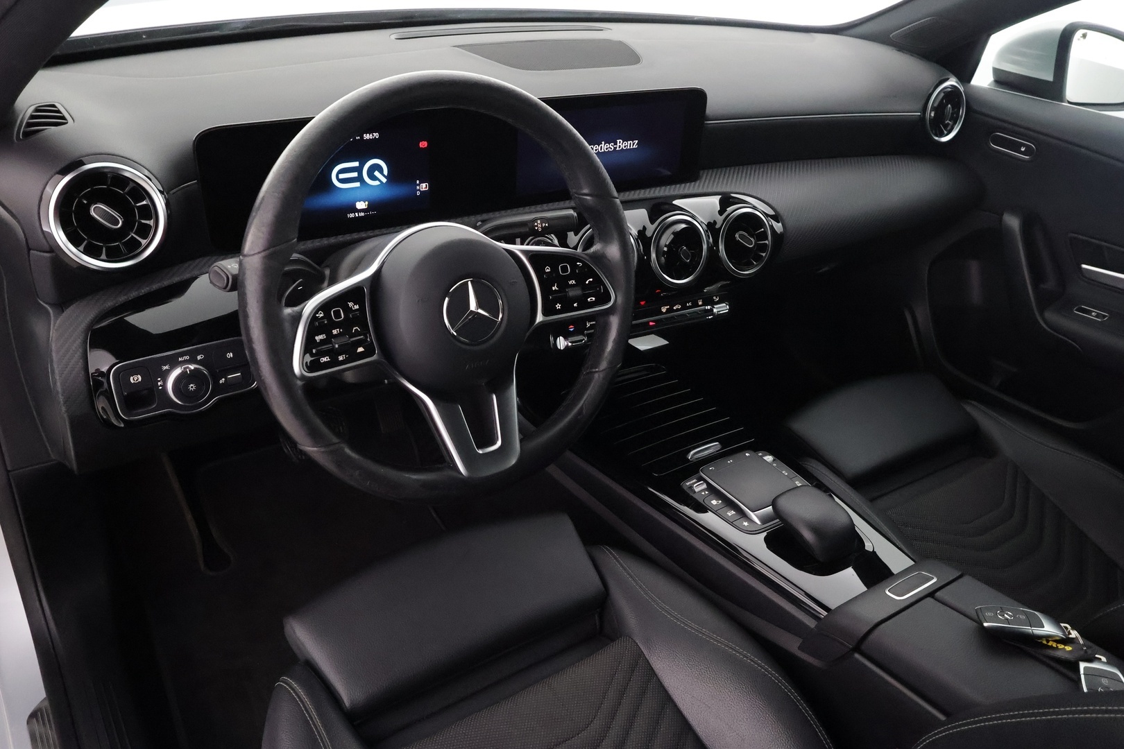 MERCEDES-BENZ A 2021