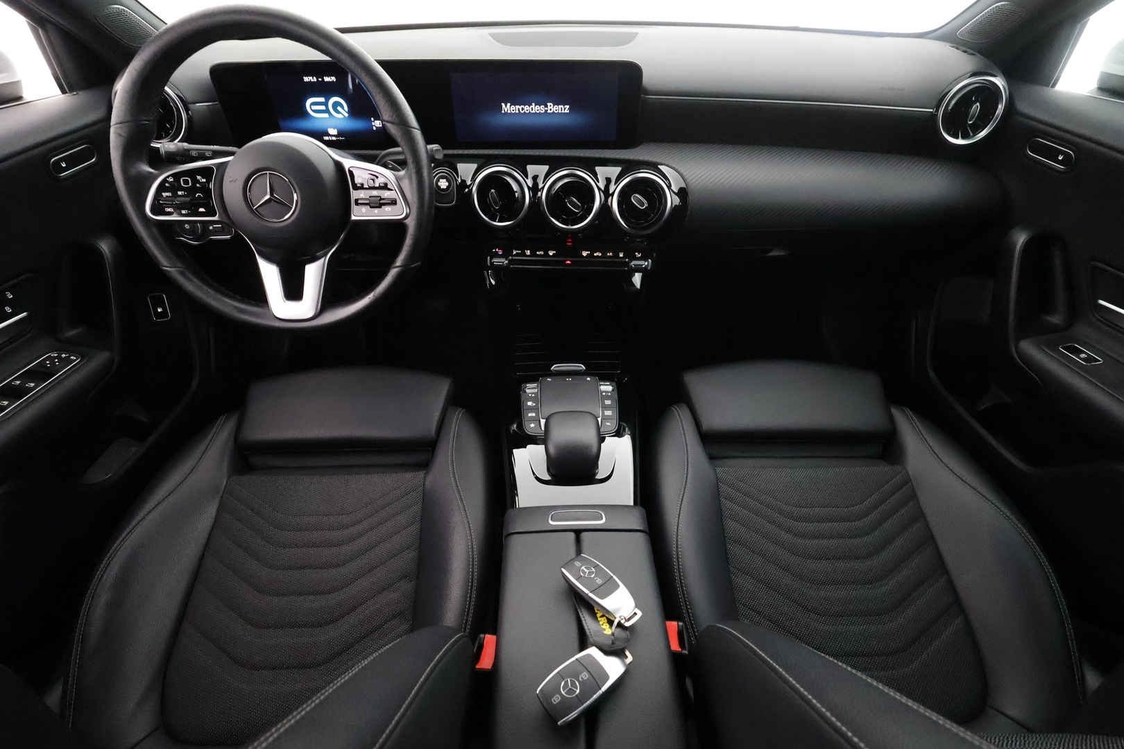 MERCEDES-BENZ A 2021