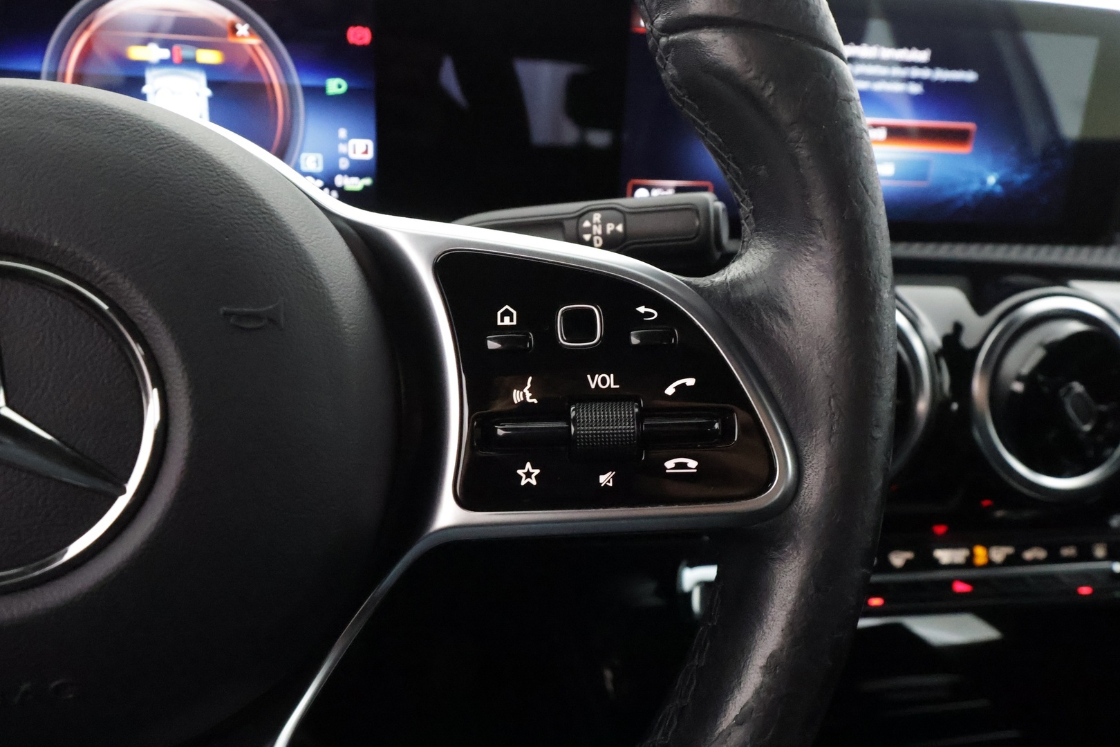 MERCEDES-BENZ A 2021
