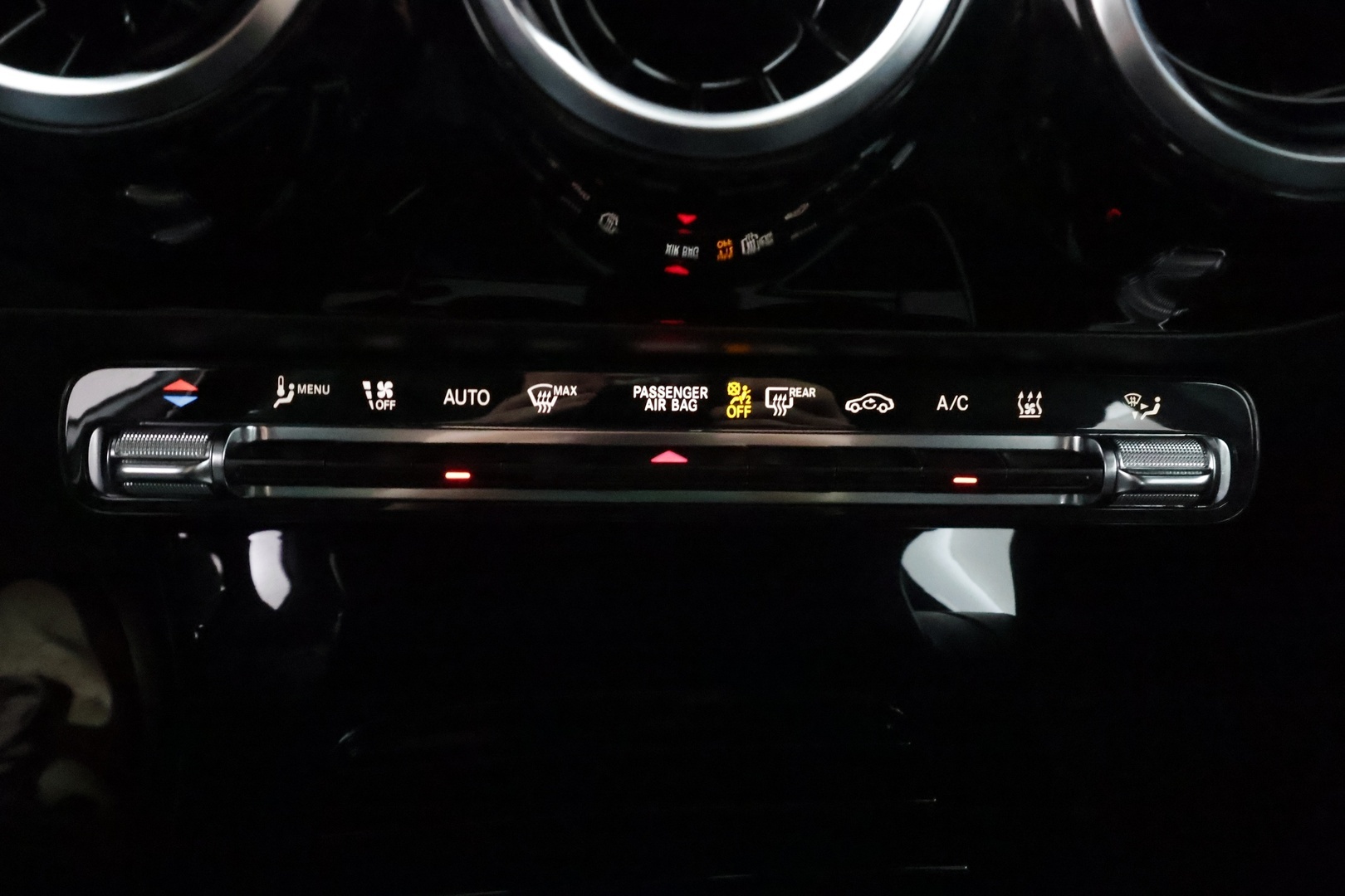 MERCEDES-BENZ A 2021