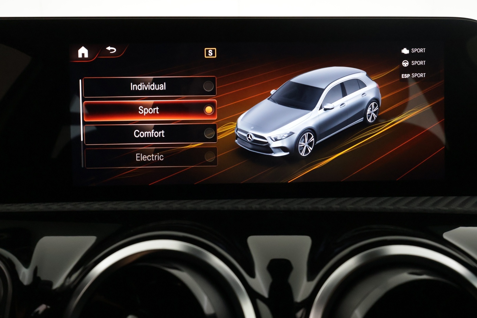 MERCEDES-BENZ A 2021